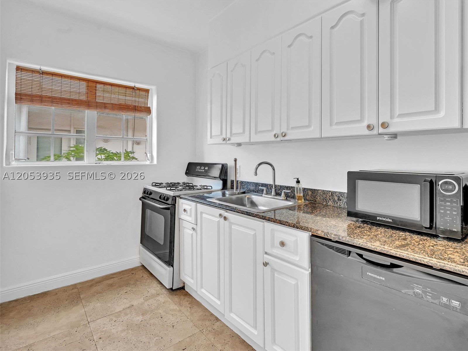 THE ARMSTRONG CONDO - Residential Lease