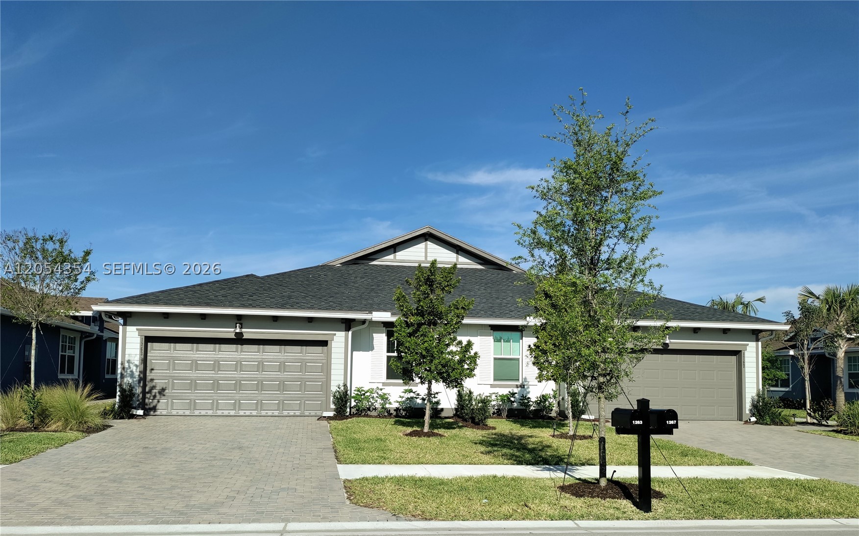 ENJOYABLE 3BDR/2BTHR 2-CAR GARAGE TH IN ARDEN. THE BIGGEST 3BD/2BTH ONE STORY VILLA-HOME
IN THE COMMUNITY. BRIGHT AND SPACIOUS, MODERN AND ELEGANT. LOCATED IN ONE OF THE NICEST
COMMUNITIES IN THE AREA. NATURE, HEALTHY LIVING, FAMILY AND SOCIAL LIFE IN ONE PLACE. 20 MILES
TRAILS, FITNESS CENTER, LAKE FOR FISHING AND KAYAKING, WORKING FARM, RESORT-STYLE CLUBHOUSE AND
POOL. PROGRESSIVE AND IMPRESSIVE. ARDEN IS A PLAYGROUND FOR THOSE WHO WHO LOVE THE OUTDOORS
AND A VIBRANT COMMUNITY SOCIAL LIFE. INSTRUCTIONS AT BROKERS REMARKS.