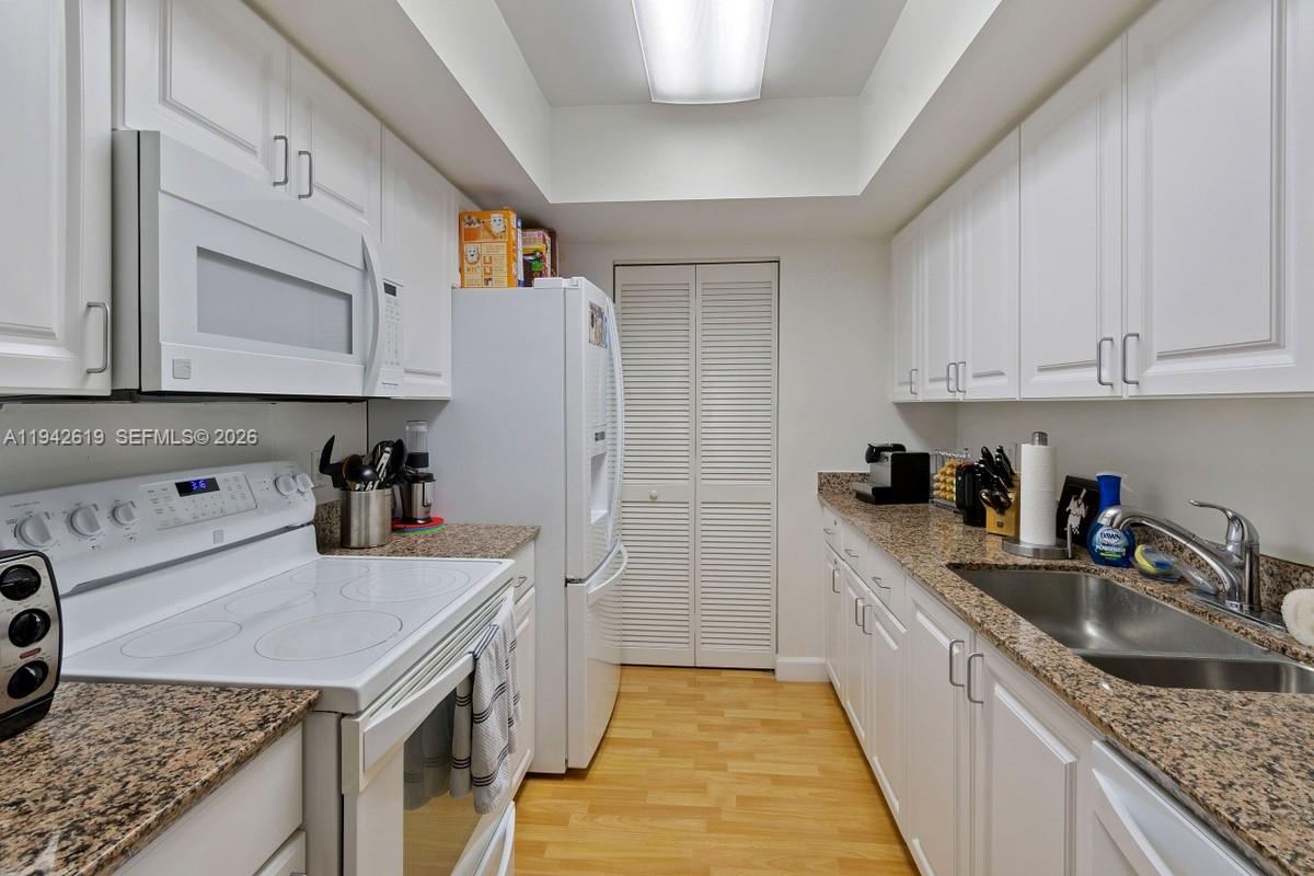 YACHT CLUB AT PORTOFINO C - Residential