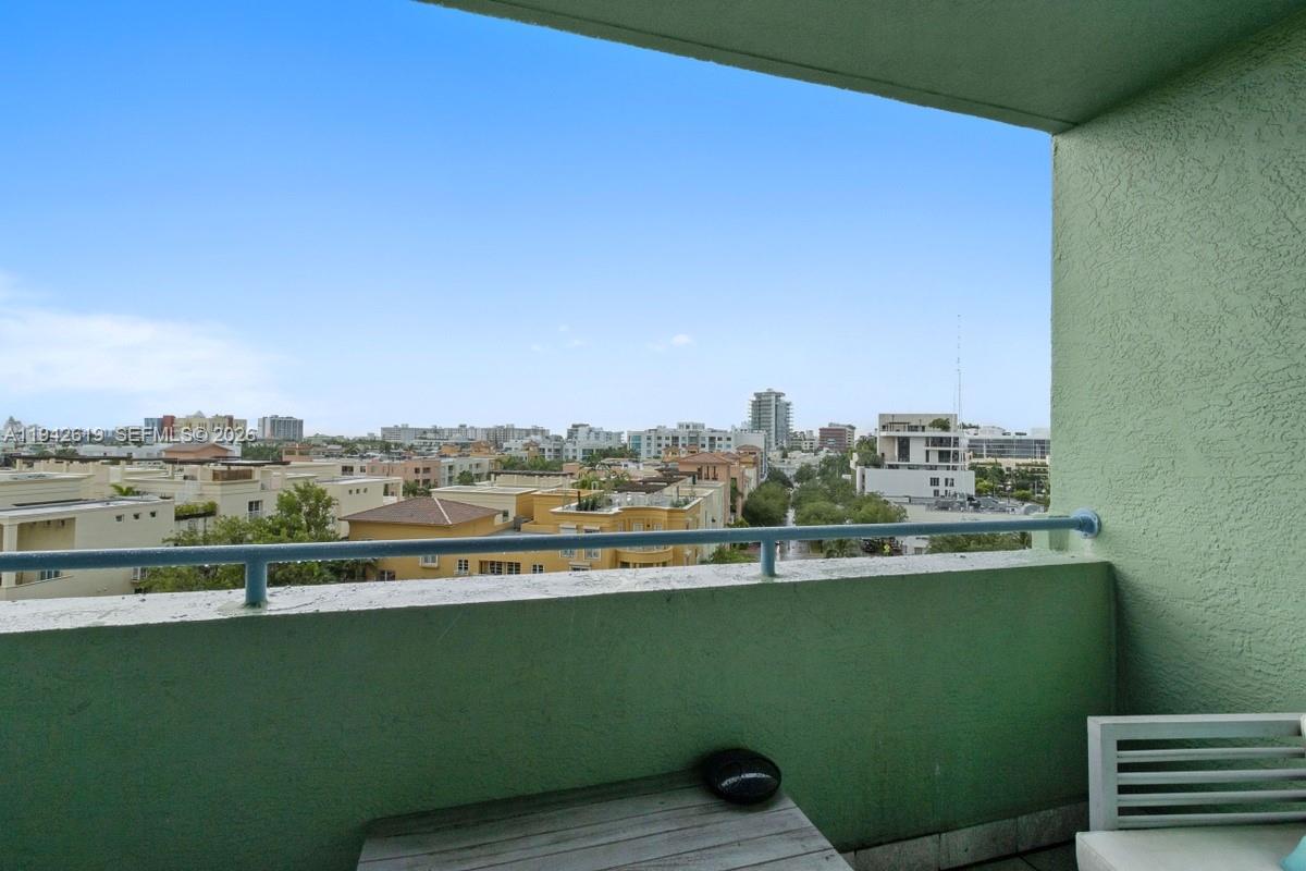 The Yacht Club is South of Fifth's Miami Beach premiere waterfront building with views. This is a fully furnished one bedroom/one bathroom on the 8th floor with east facing views. The unit has new appliances, remodeled bathroom, closets installed and high quality furniture. Come and enjoy the amenities of a brand-new pool, spa, jacuzzi, gym and valet parking. Unit can be rented 30 days minimum and has valet parking & one designated space in garage.