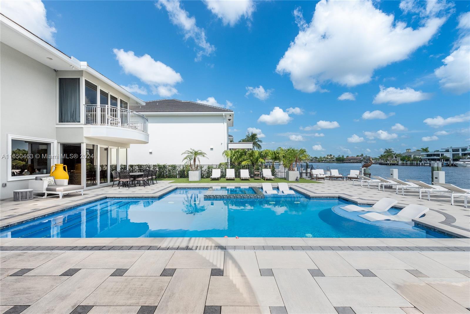 SEA ISLAND - Residential