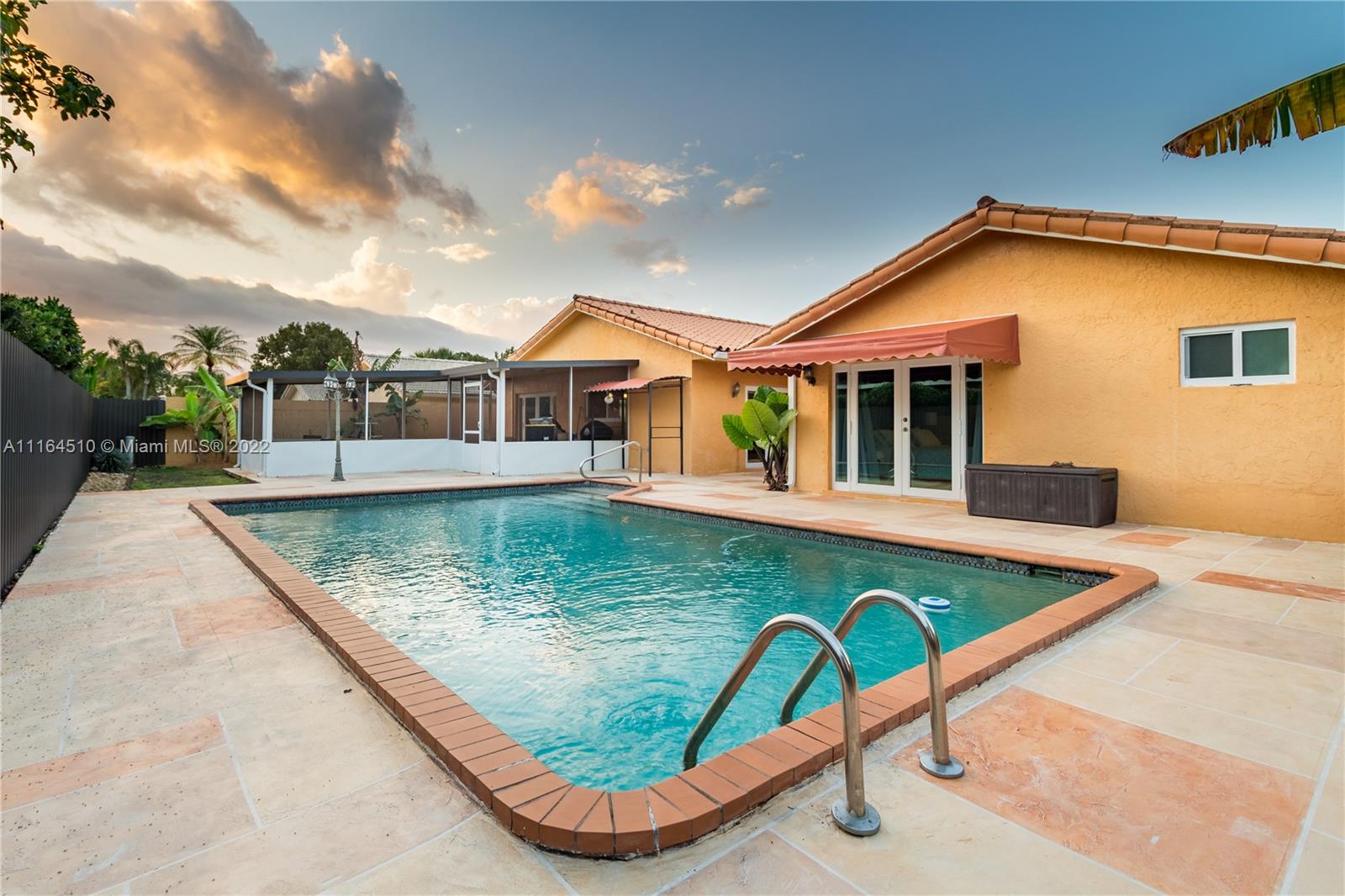 KENDALL PLACE - Residential