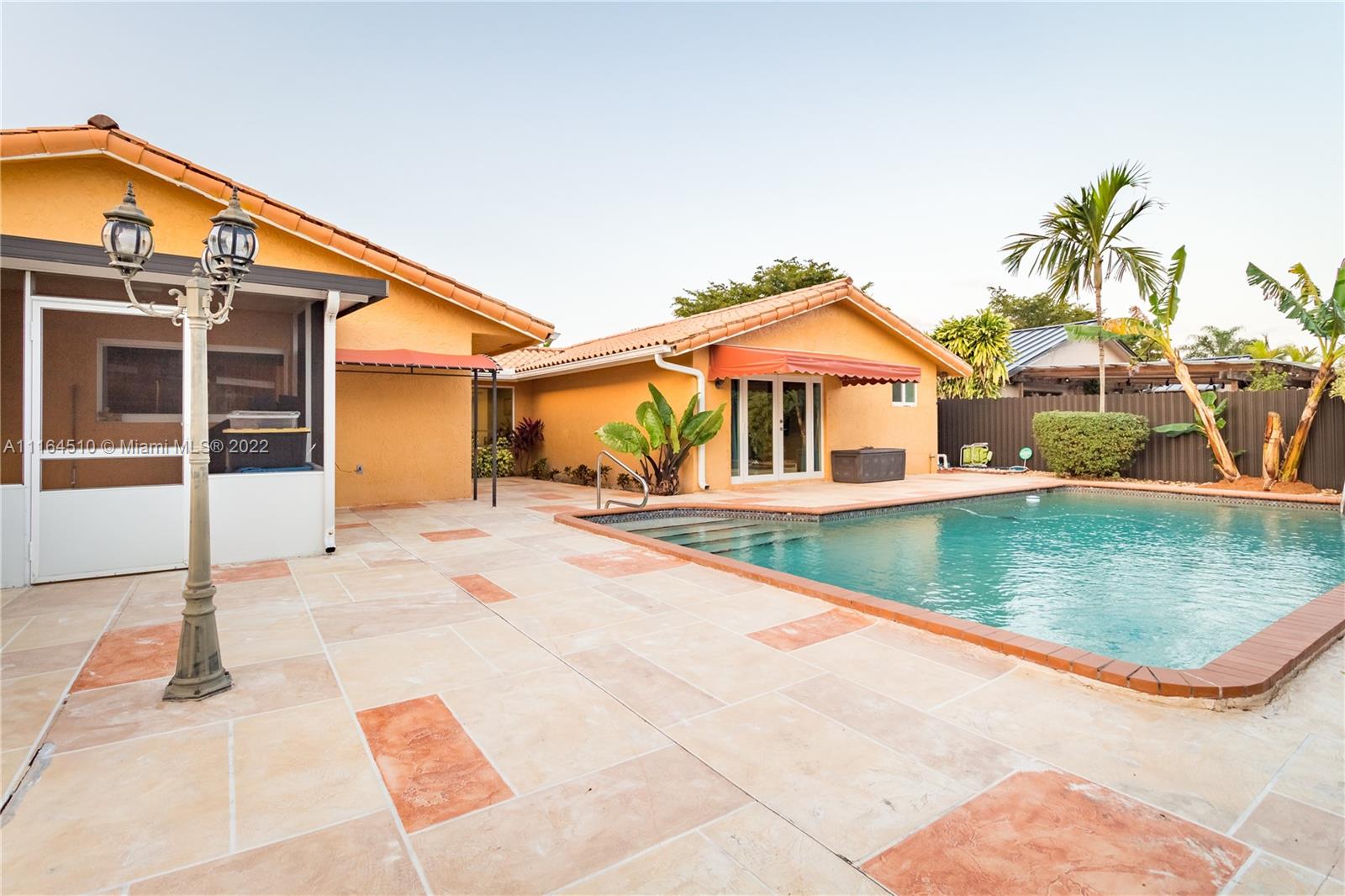 KENDALL PLACE - Residential