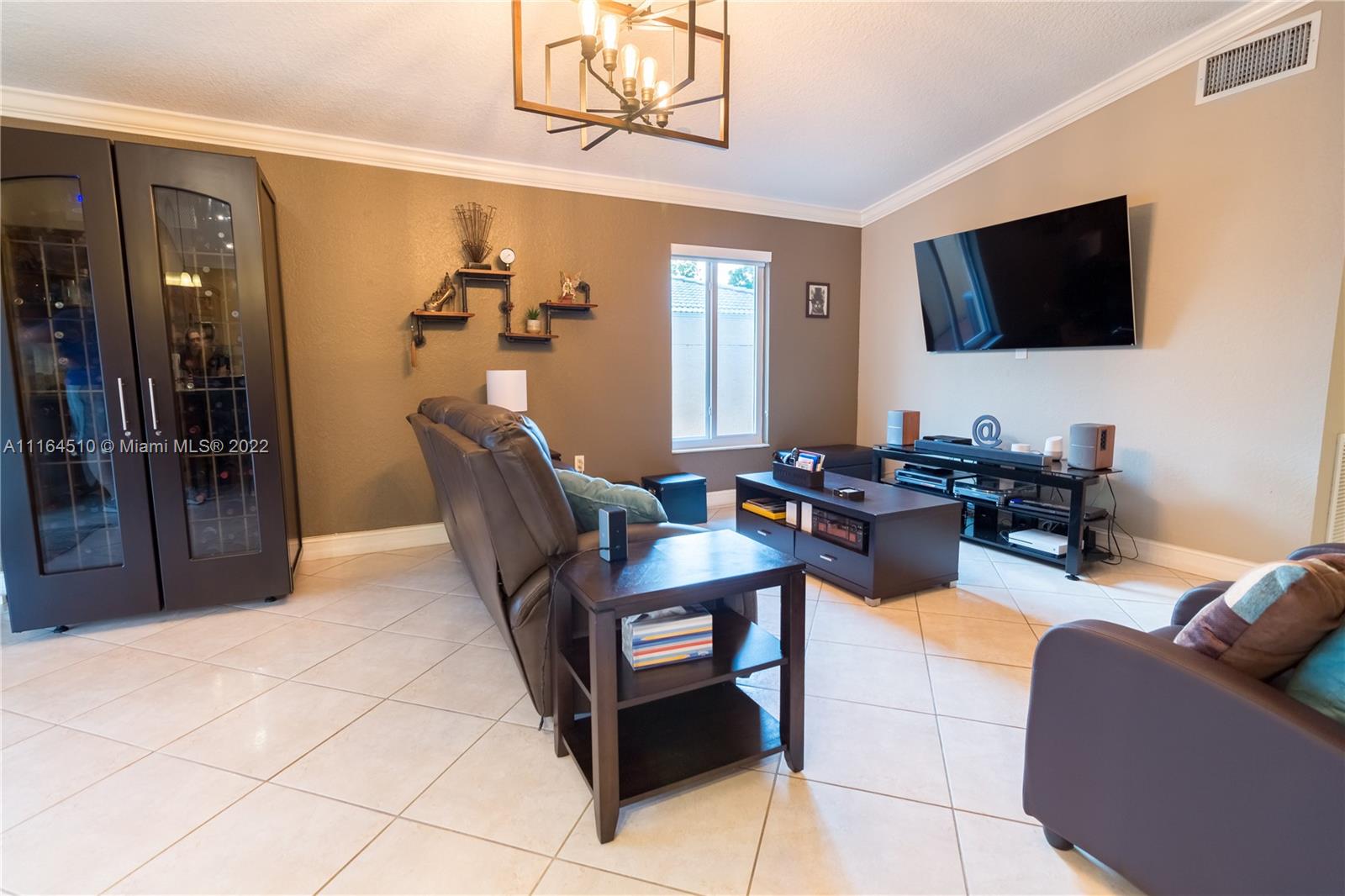 KENDALL PLACE - Residential