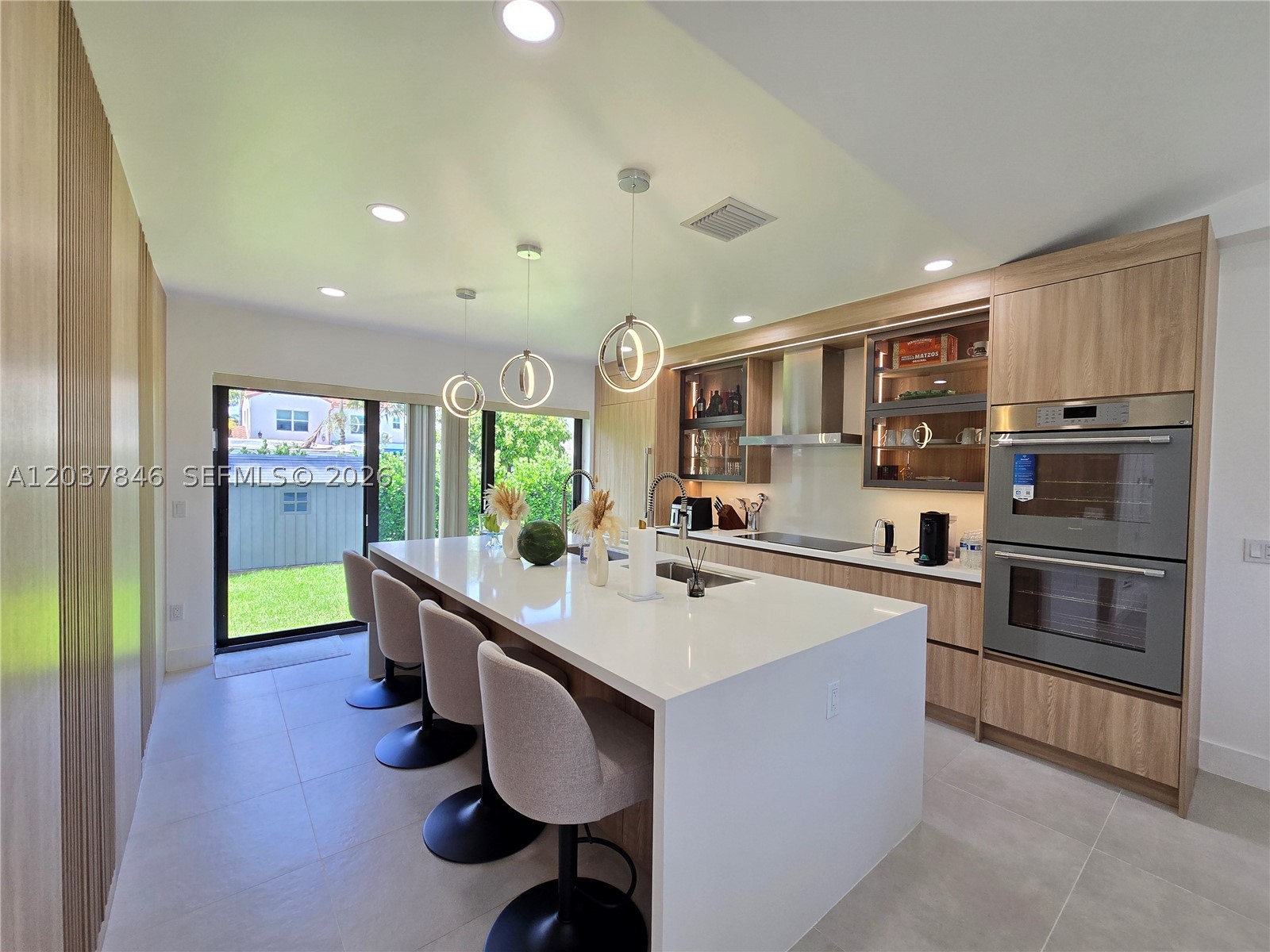 HOLLYWOOD LAKES SECTION - Residential Lease