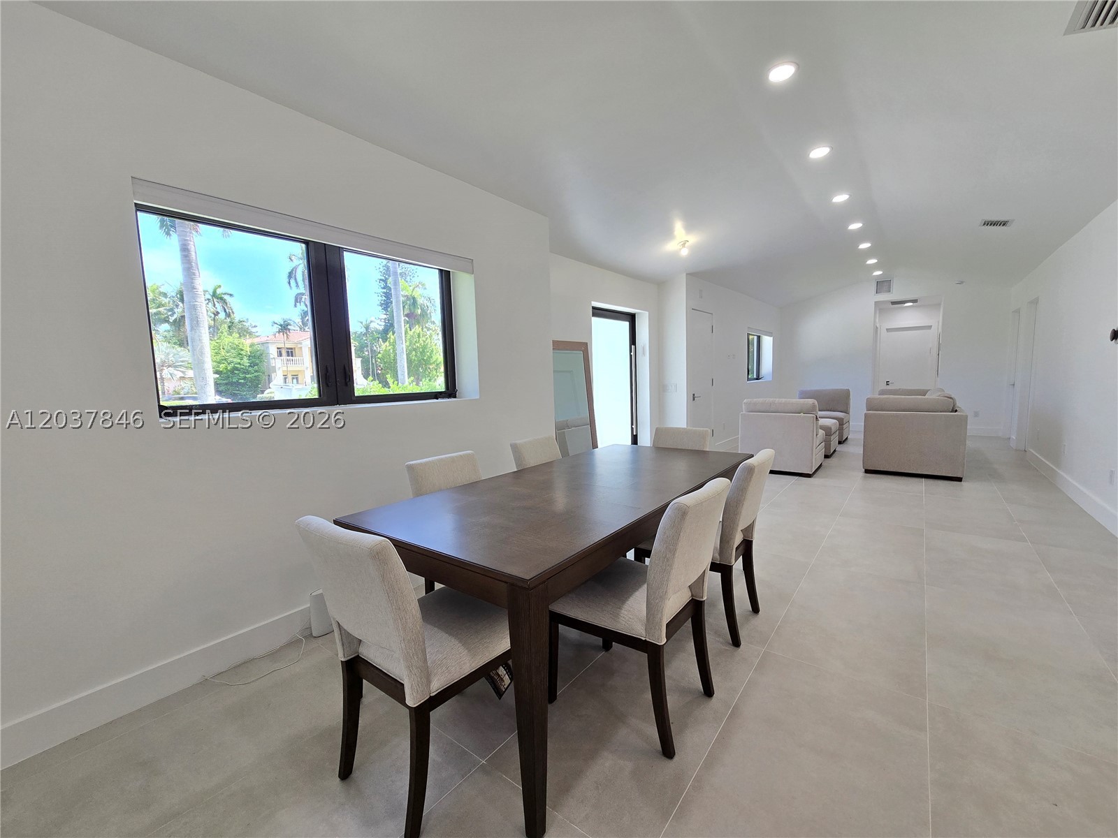 HOLLYWOOD LAKES SECTION - Residential Lease