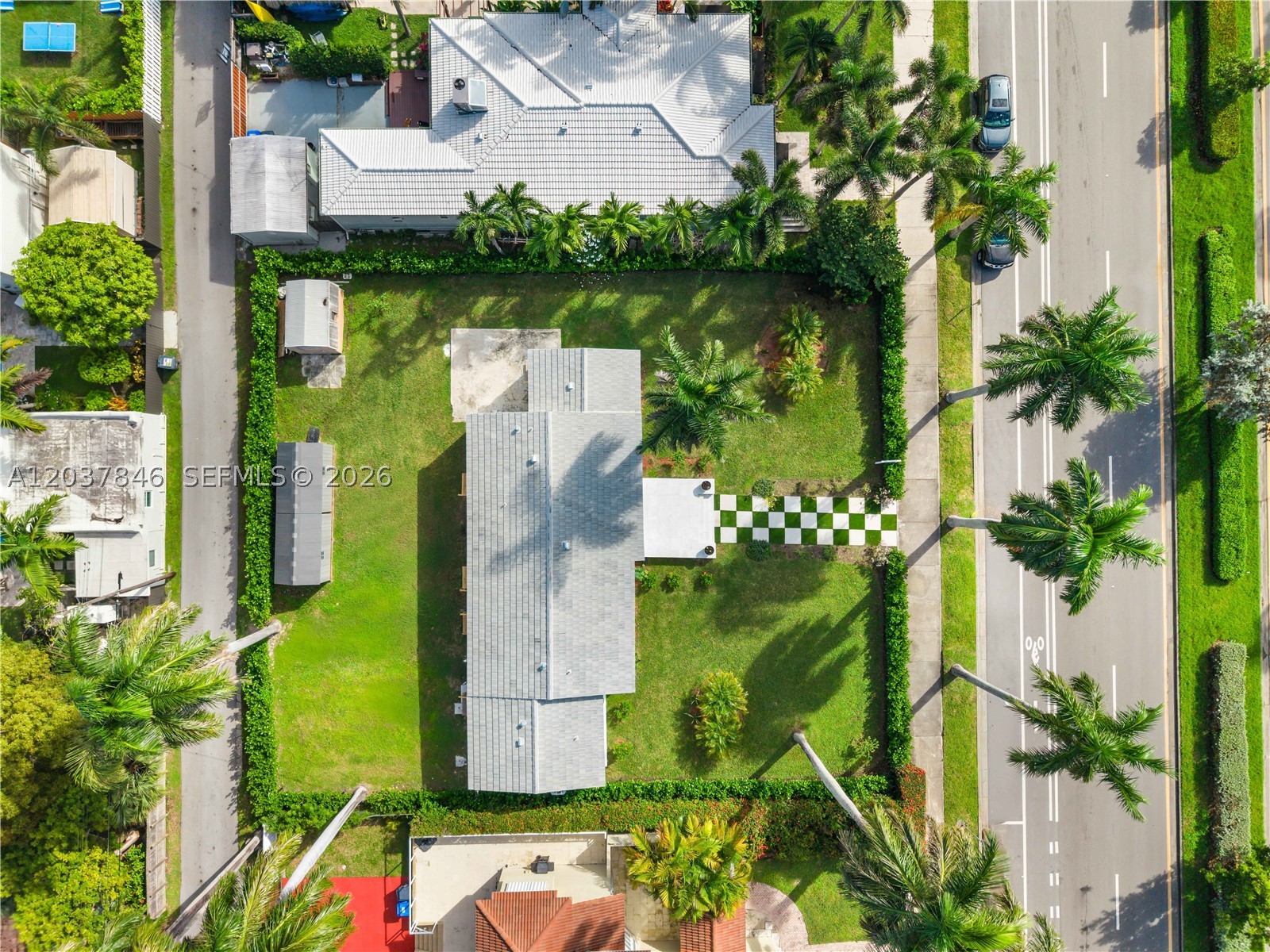 HOLLYWOOD LAKES SECTION - Residential Lease