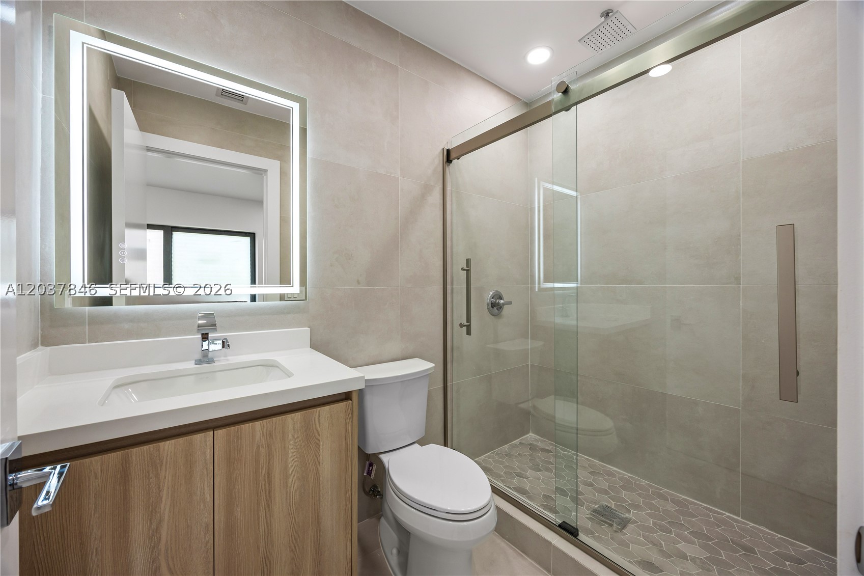 HOLLYWOOD LAKES SECTION - Residential Lease