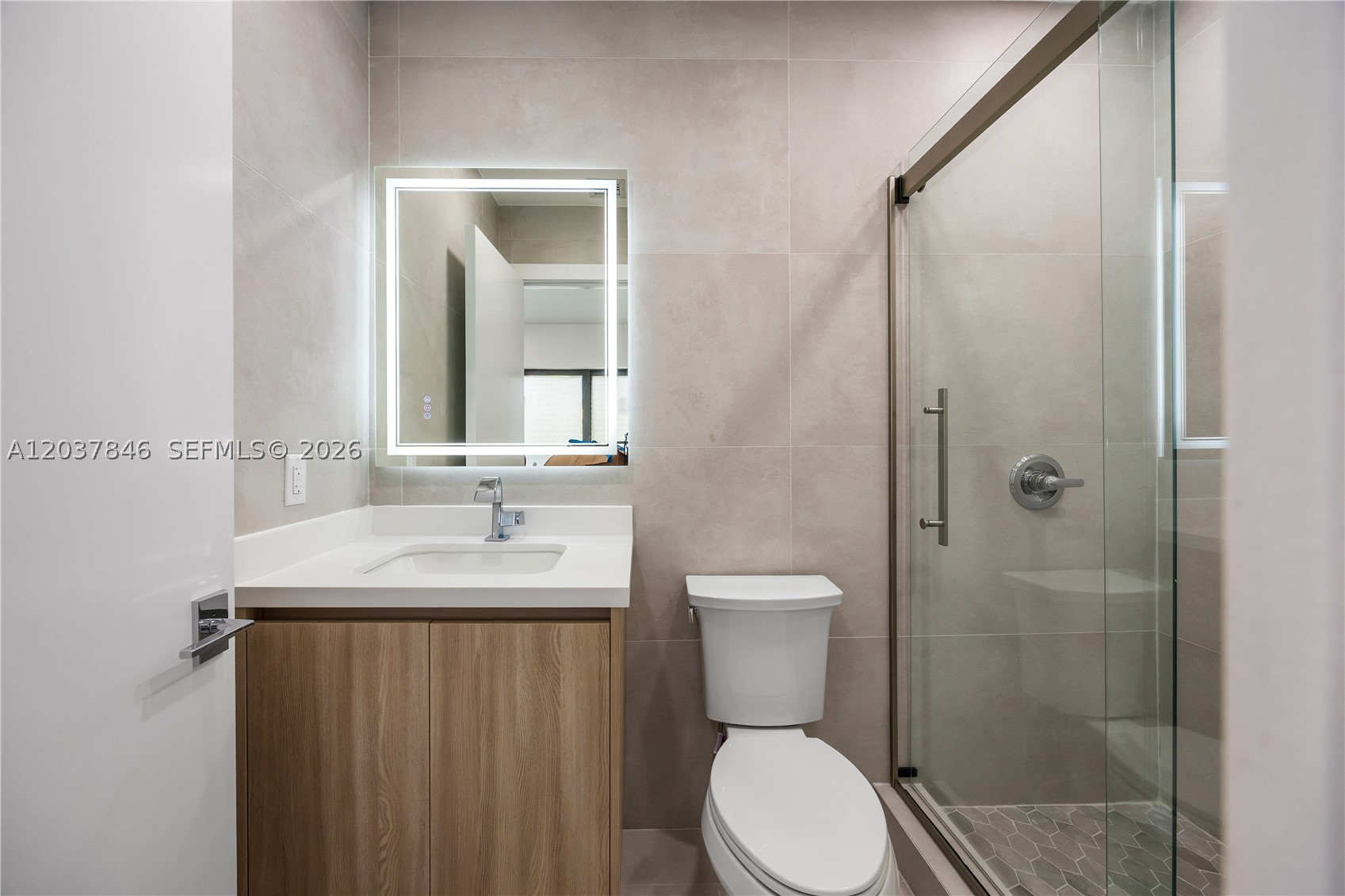 HOLLYWOOD LAKES SECTION - Residential Lease