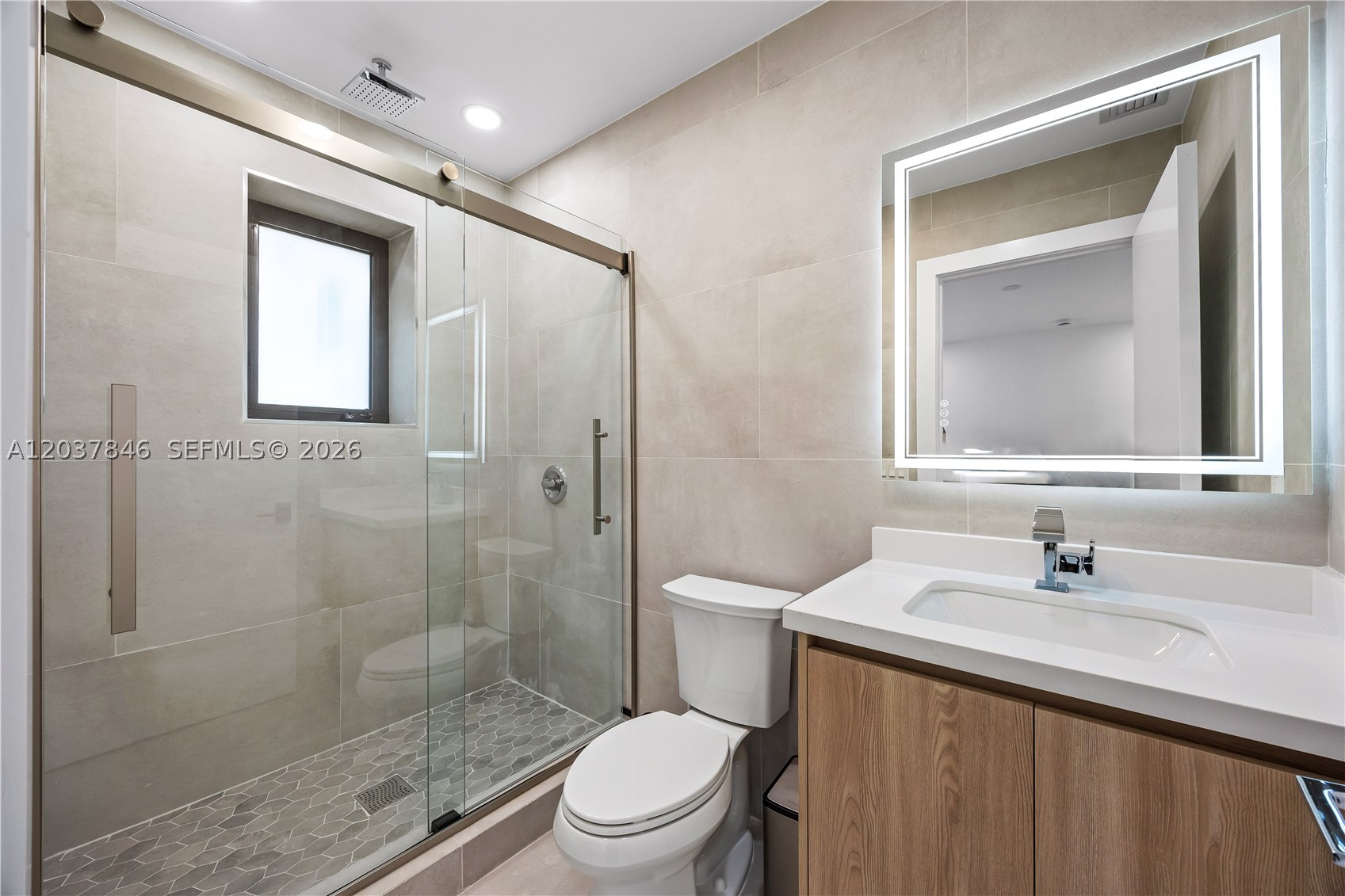 HOLLYWOOD LAKES SECTION - Residential Lease