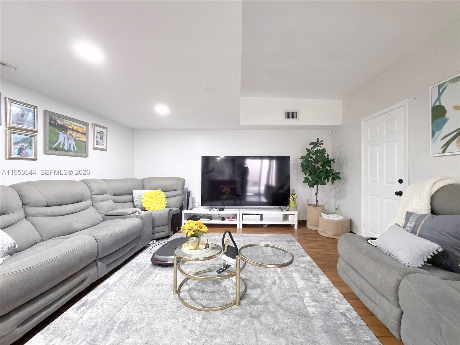 LAKE POINTE SEC 2 - Residential
