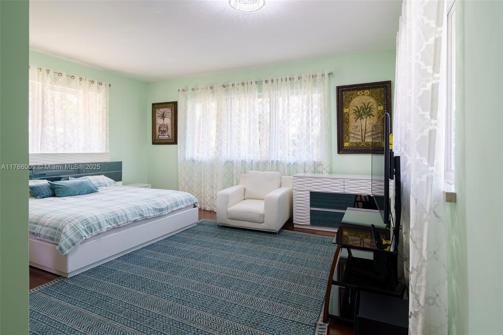 GOLDEN BEACH SEC C - Residential
