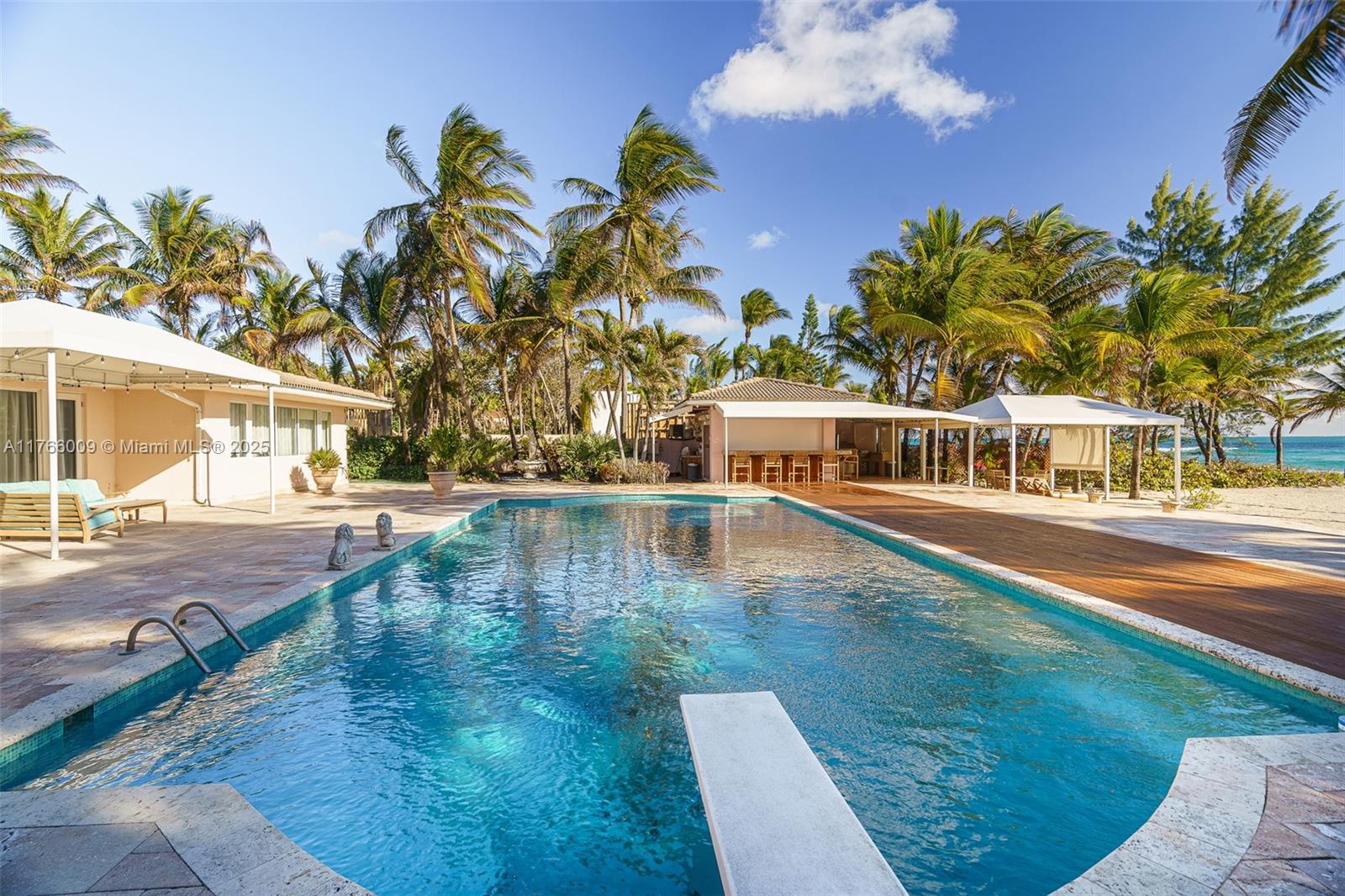 GOLDEN BEACH SEC C - Residential
