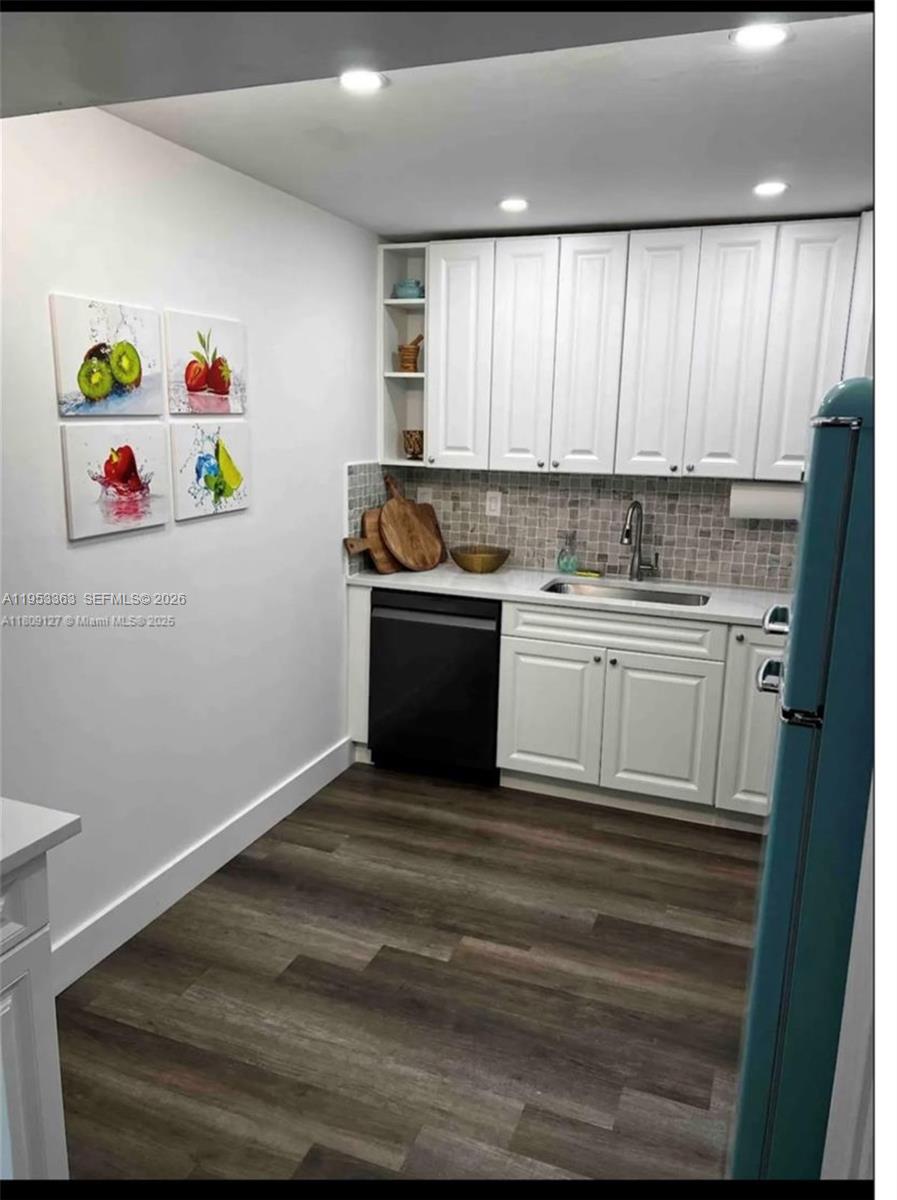 ELLINGTON AT COUNTY LINE - Residential