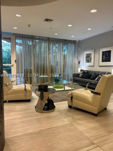 TERRAZAS RIVERPARK VILLAG - Residential Lease