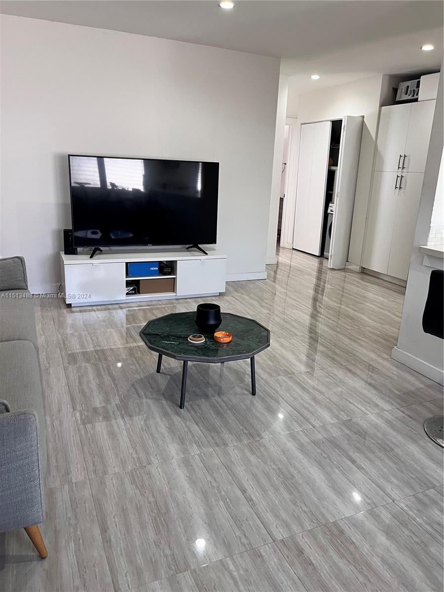 NONNIE SUE CONDOMINIUM - Residential
