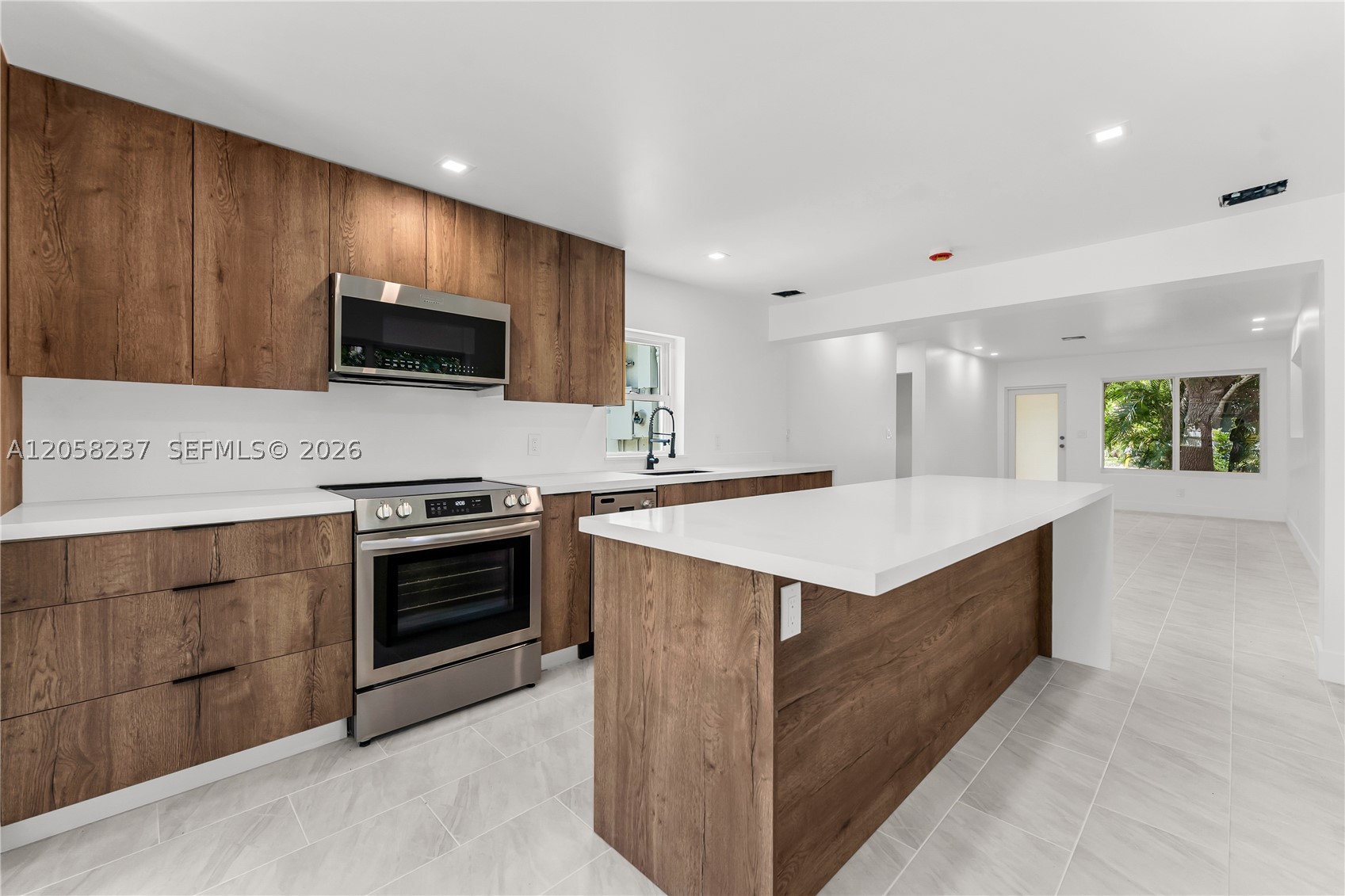 LAKE FOREST SEC 4 - Residential