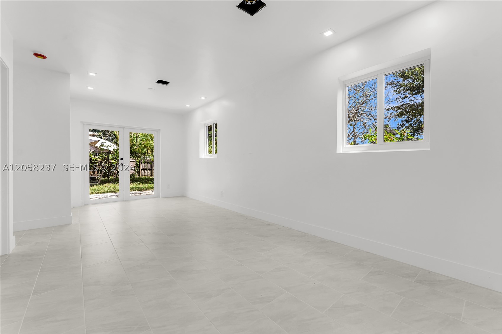 LAKE FOREST SEC 4 - Residential