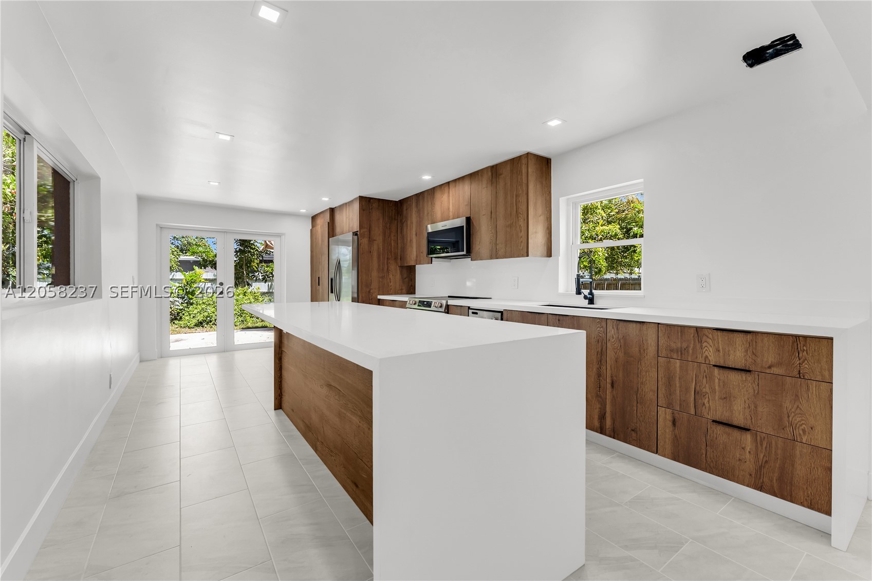 LAKE FOREST SEC 4 - Residential