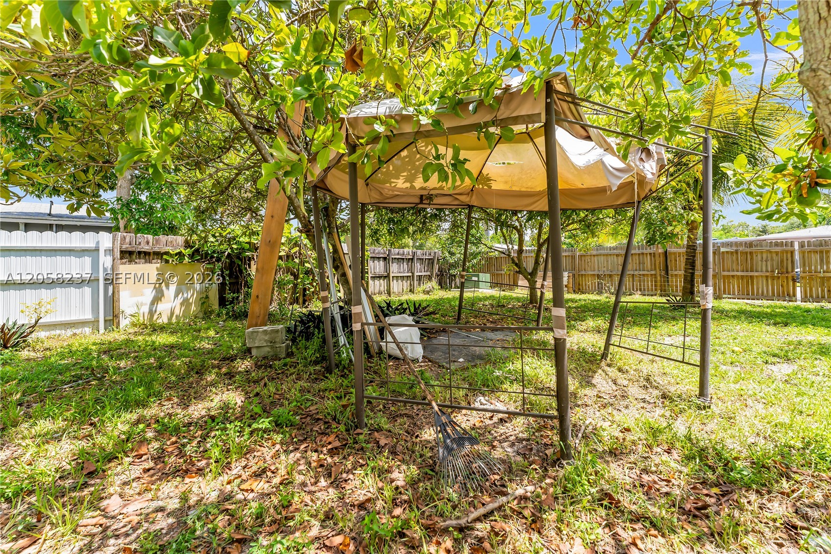 LAKE FOREST SEC 4 - Residential