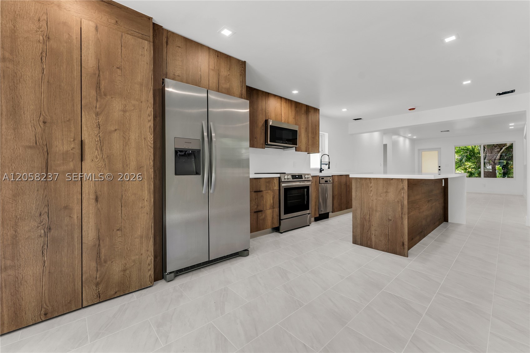 LAKE FOREST SEC 4 - Residential