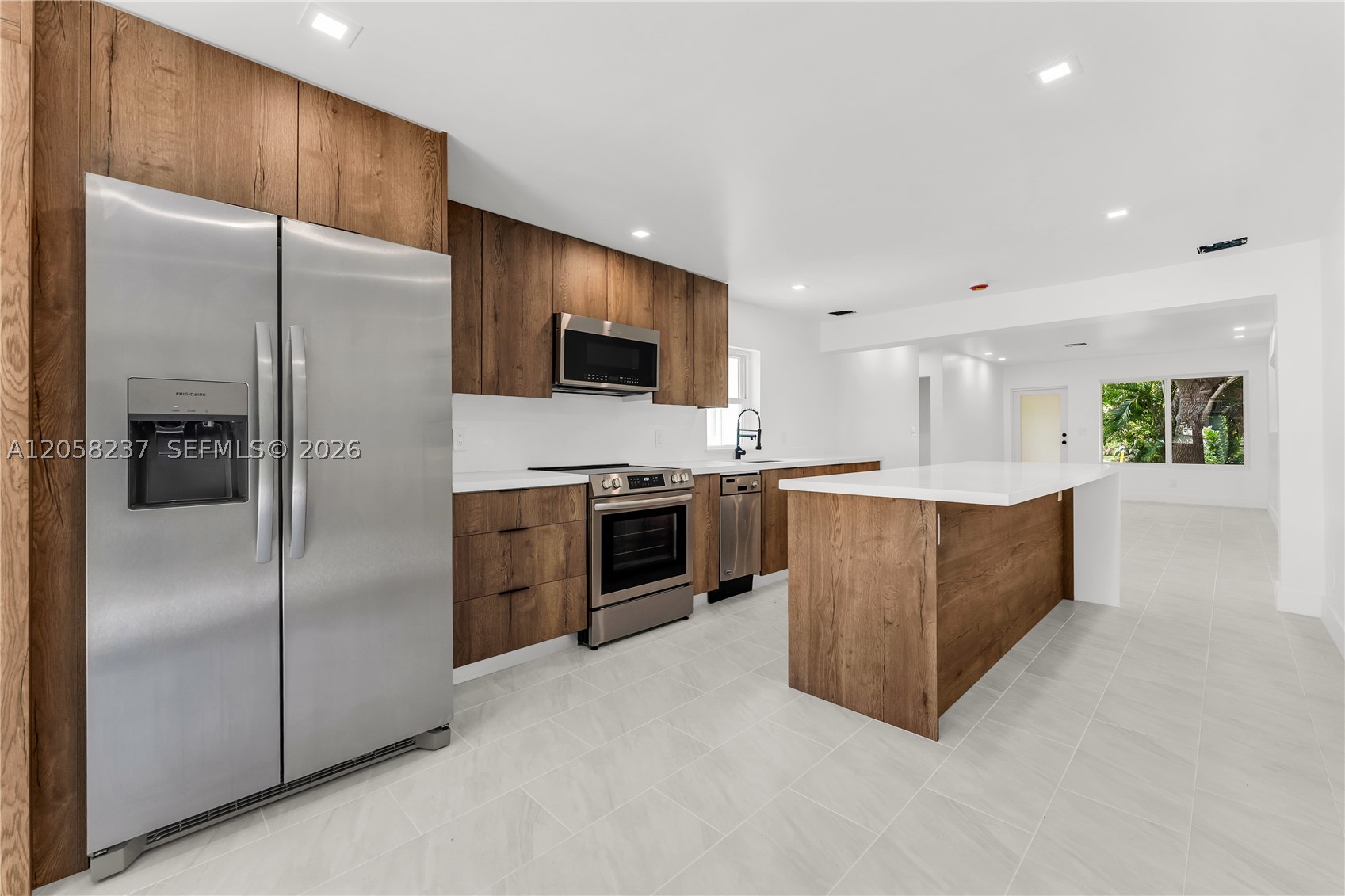 LAKE FOREST SEC 4 - Residential
