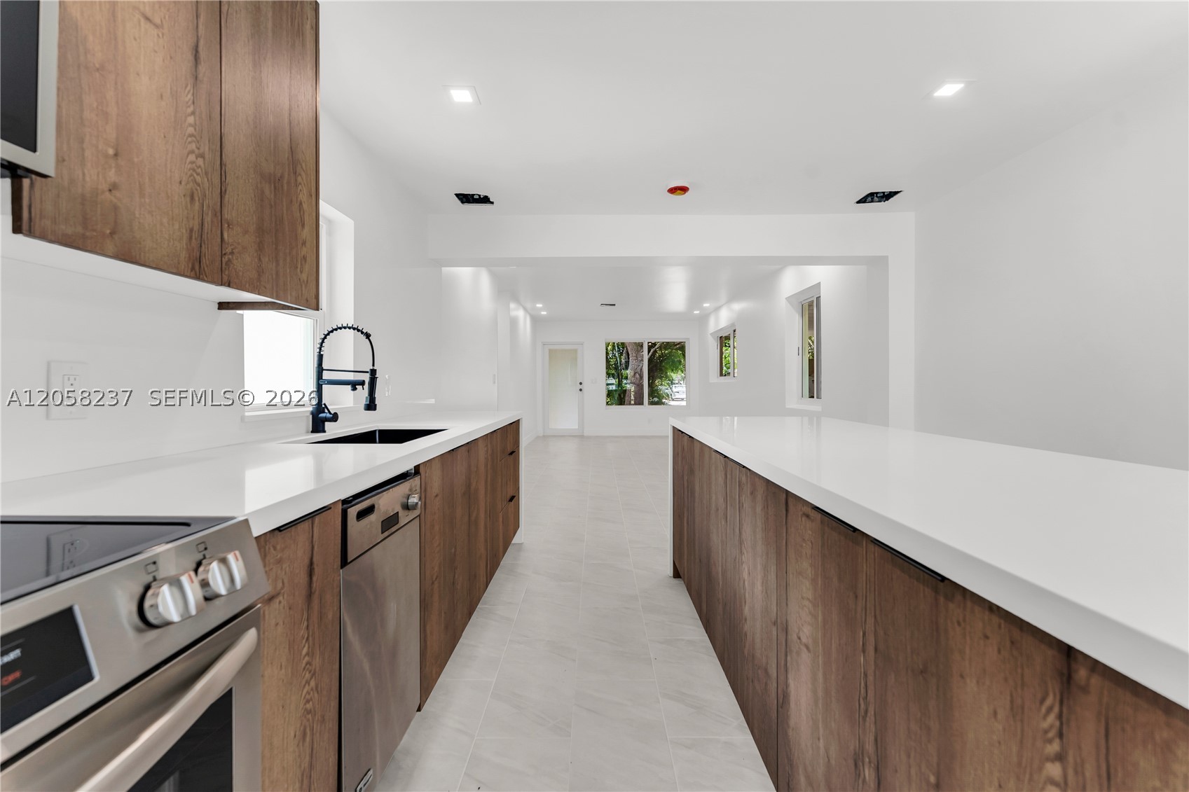 LAKE FOREST SEC 4 - Residential