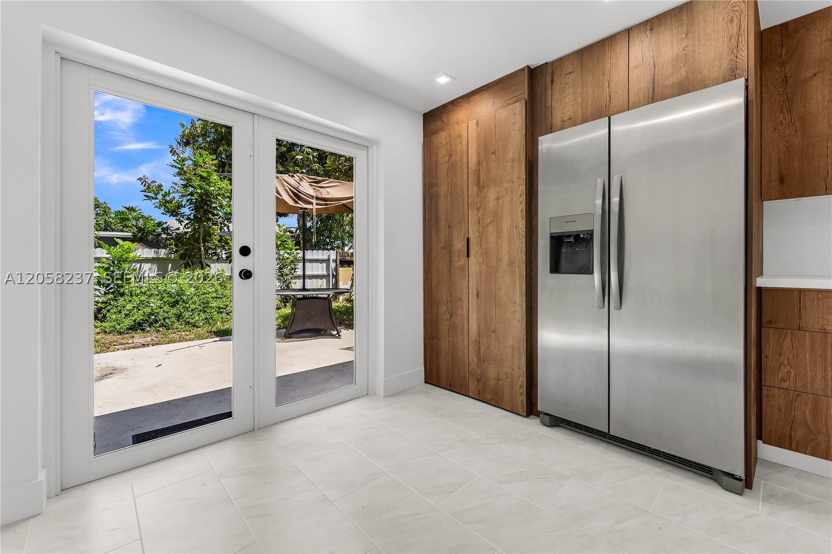 LAKE FOREST SEC 4 - Residential