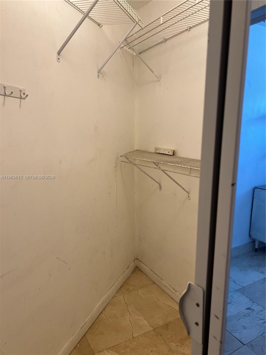 915 BLDG INC CONDO - Residential