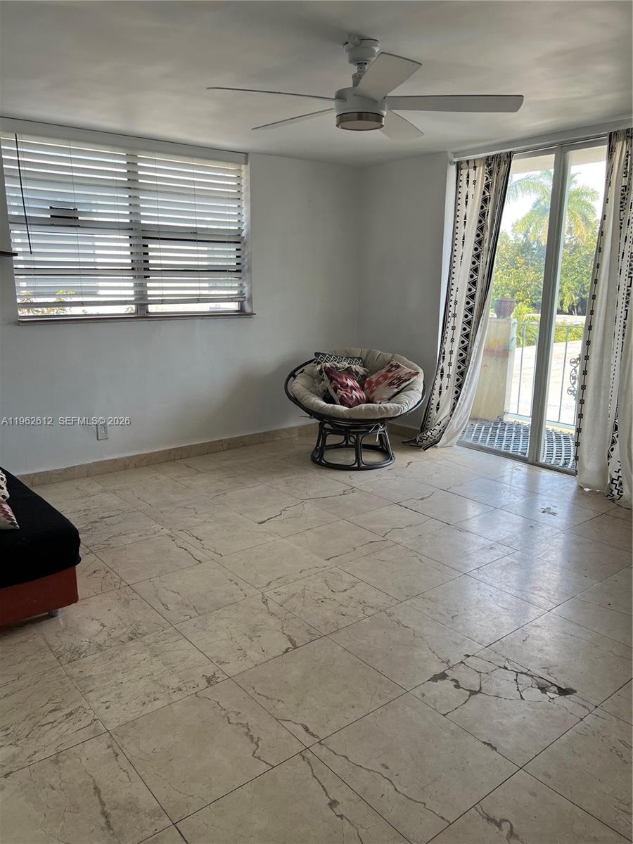 915 BLDG INC CONDO - Residential