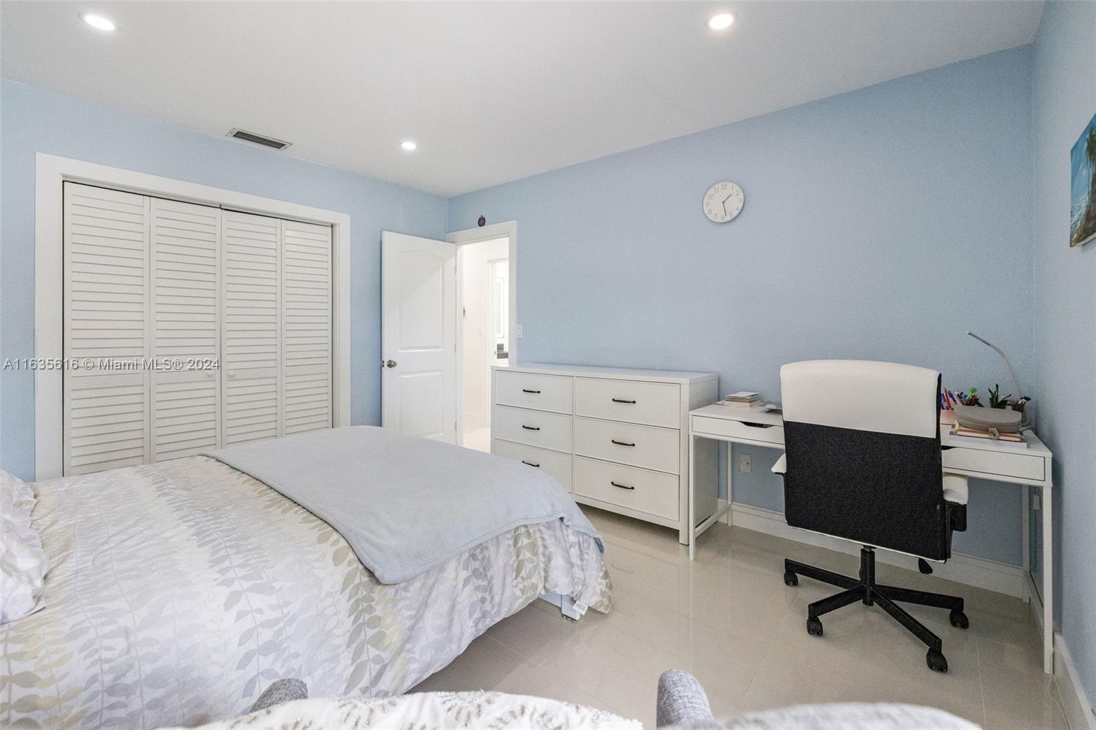 MIAMI LAKES LAKE HILDA TO - Residential