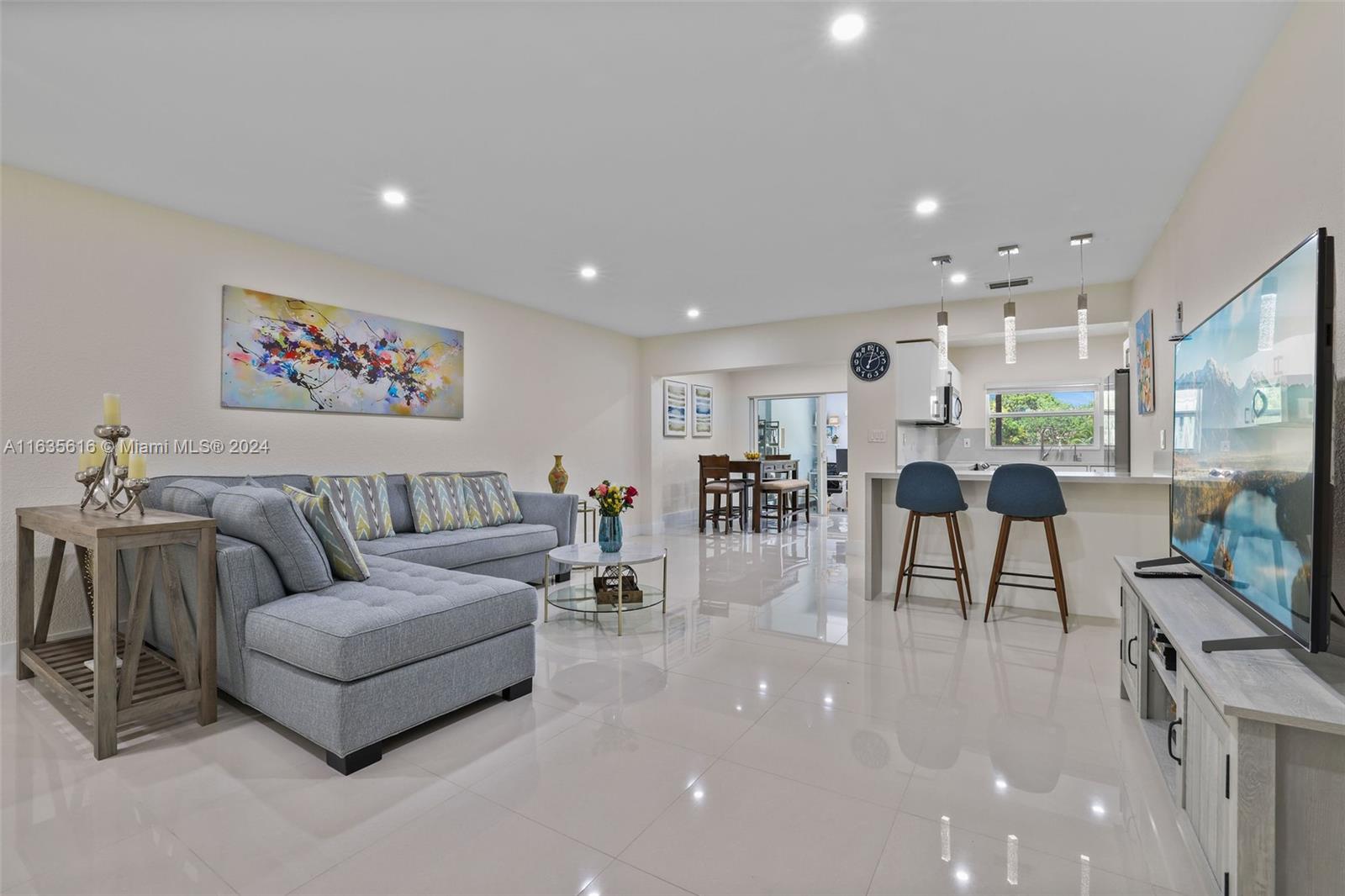 MIAMI LAKES LAKE HILDA TO - Residential