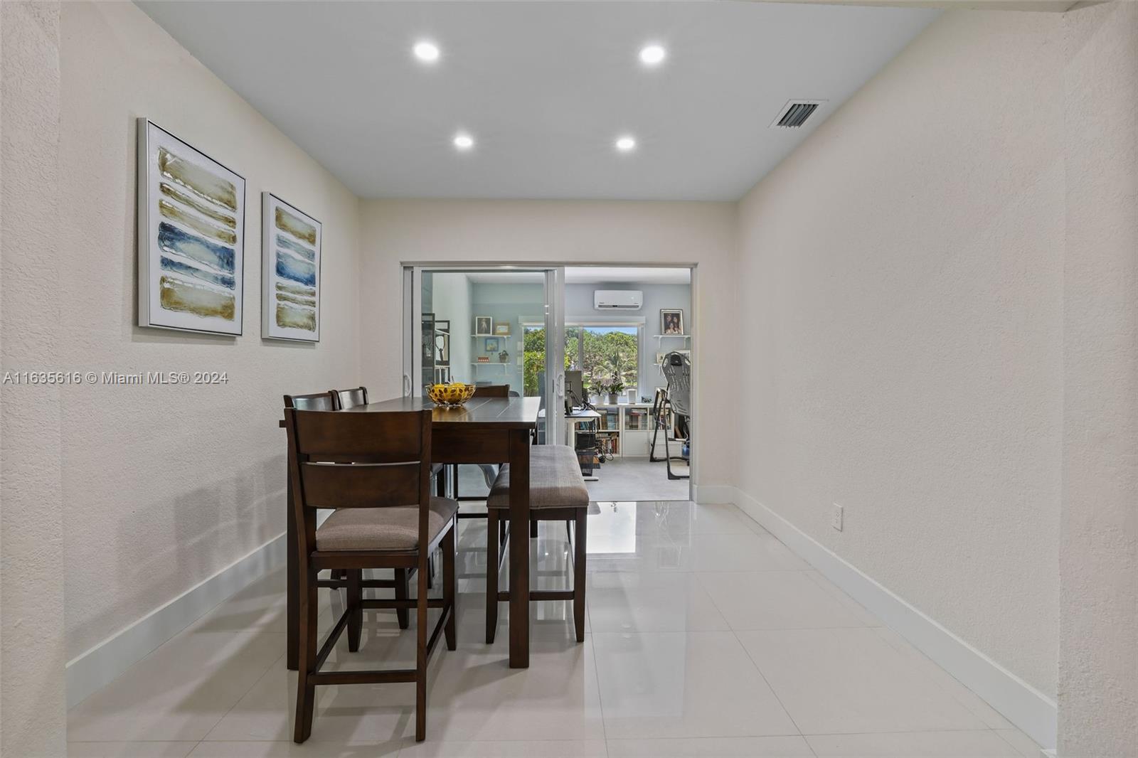 MIAMI LAKES LAKE HILDA TO - Residential