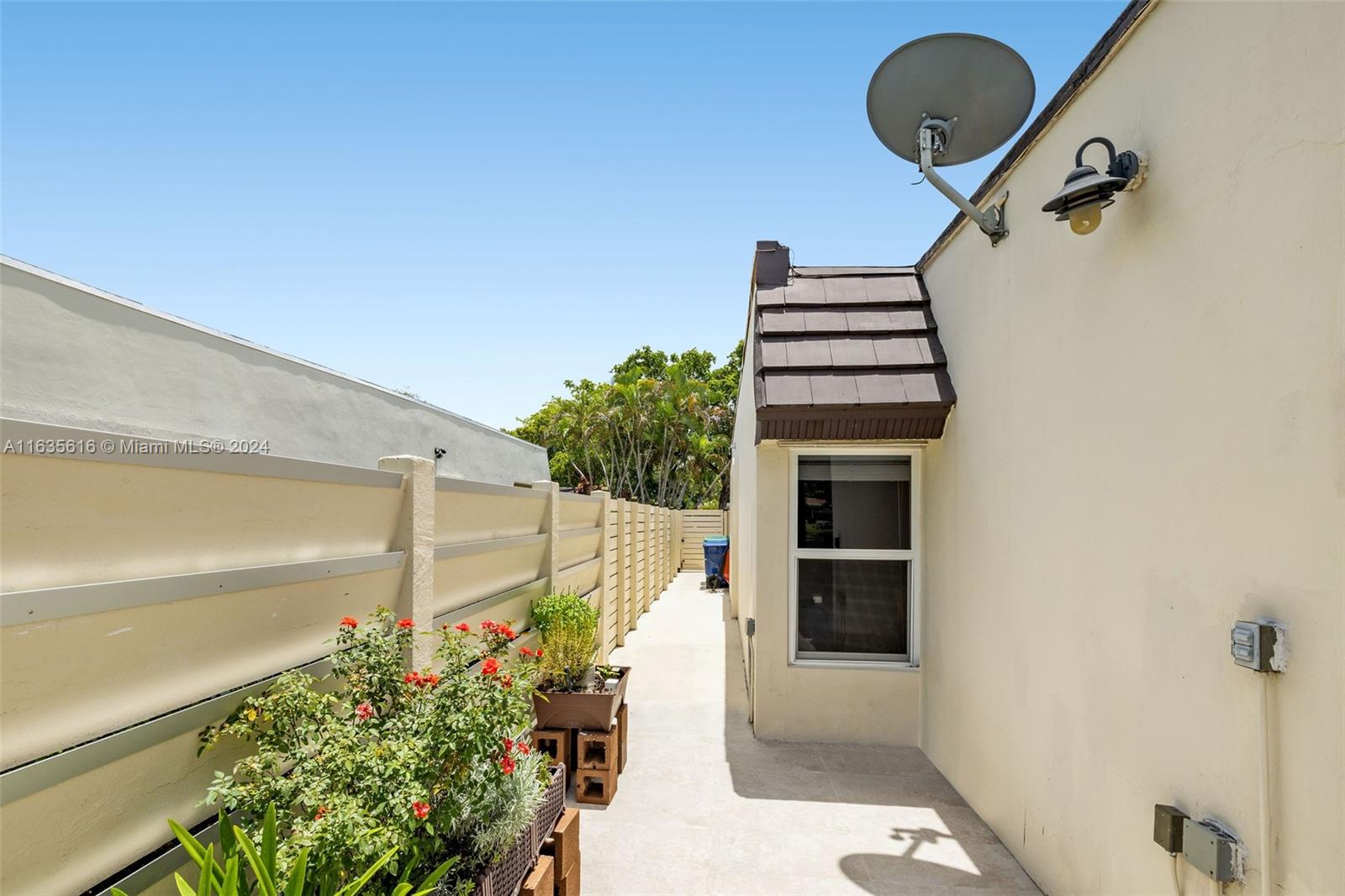 MIAMI LAKES LAKE HILDA TO - Residential