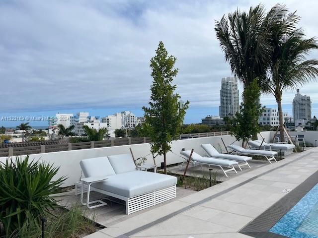 LOUVER HOUSE CONDO - Residential