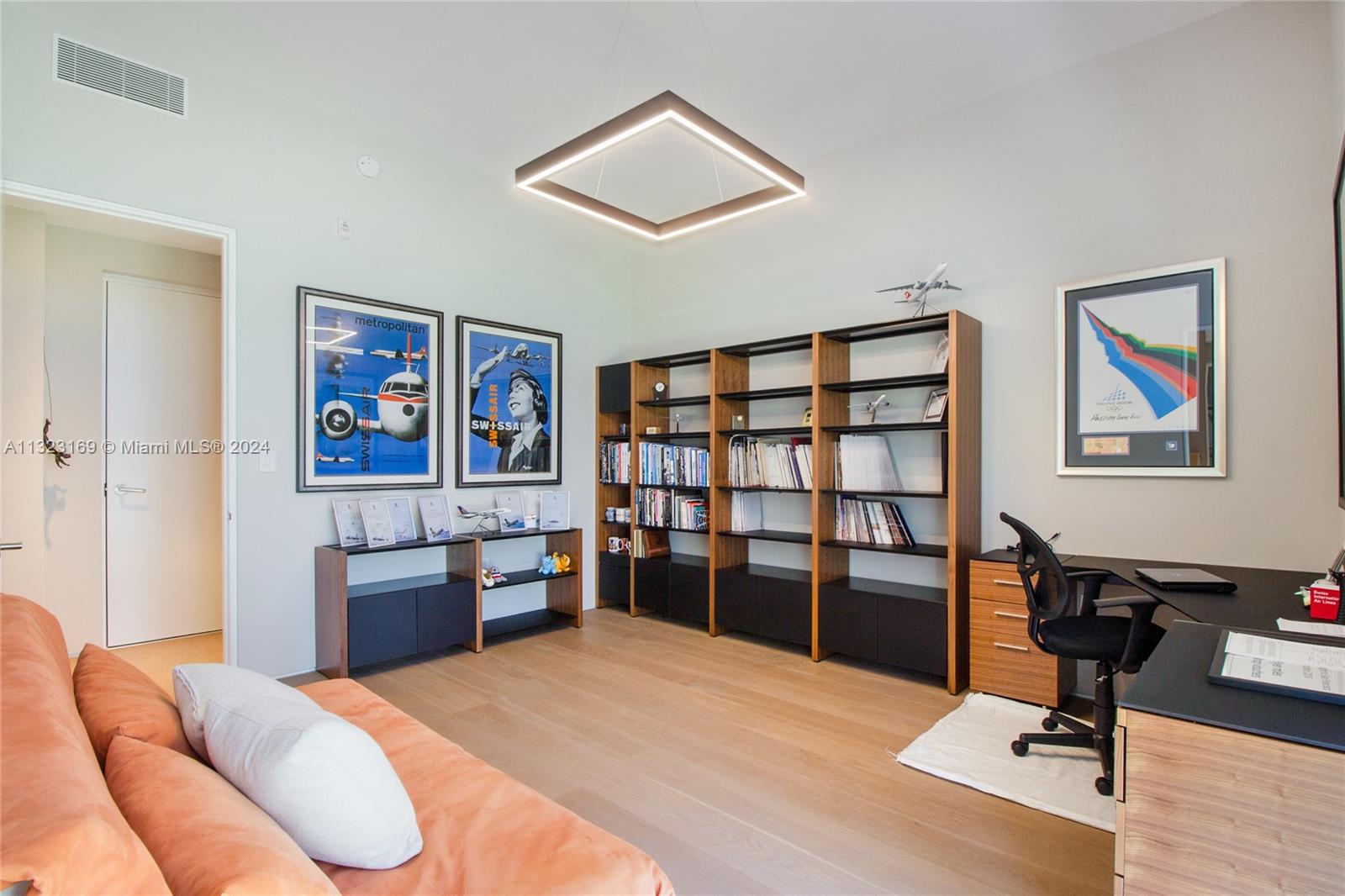 LOUVER HOUSE CONDO - Residential