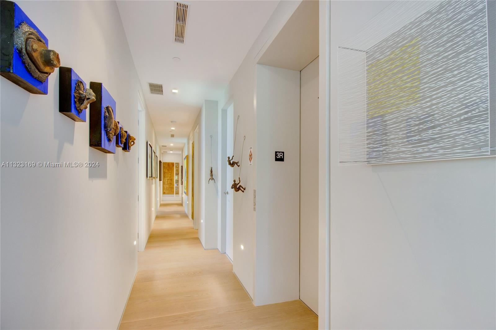 LOUVER HOUSE CONDO - Residential
