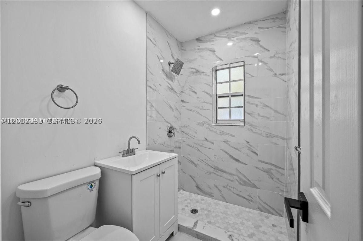 EAST SHENANDOAH - Residential Lease