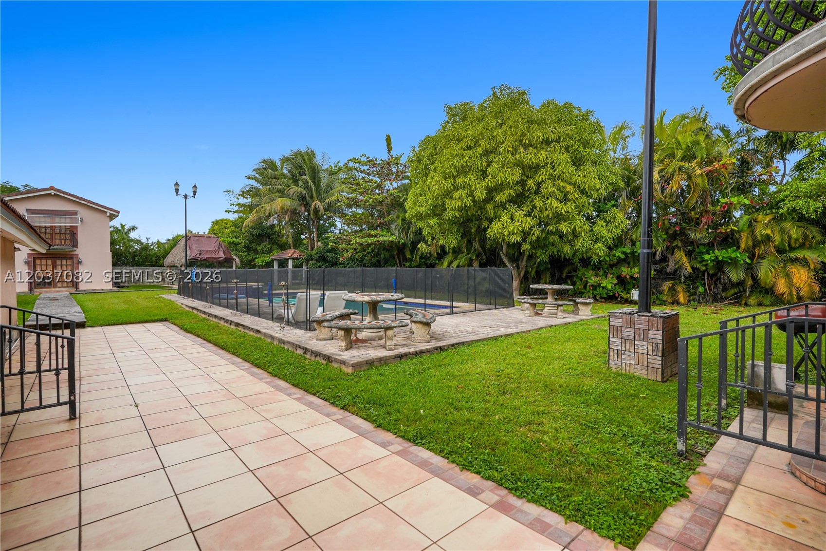 SWEETWATER ESTS SUB - Residential