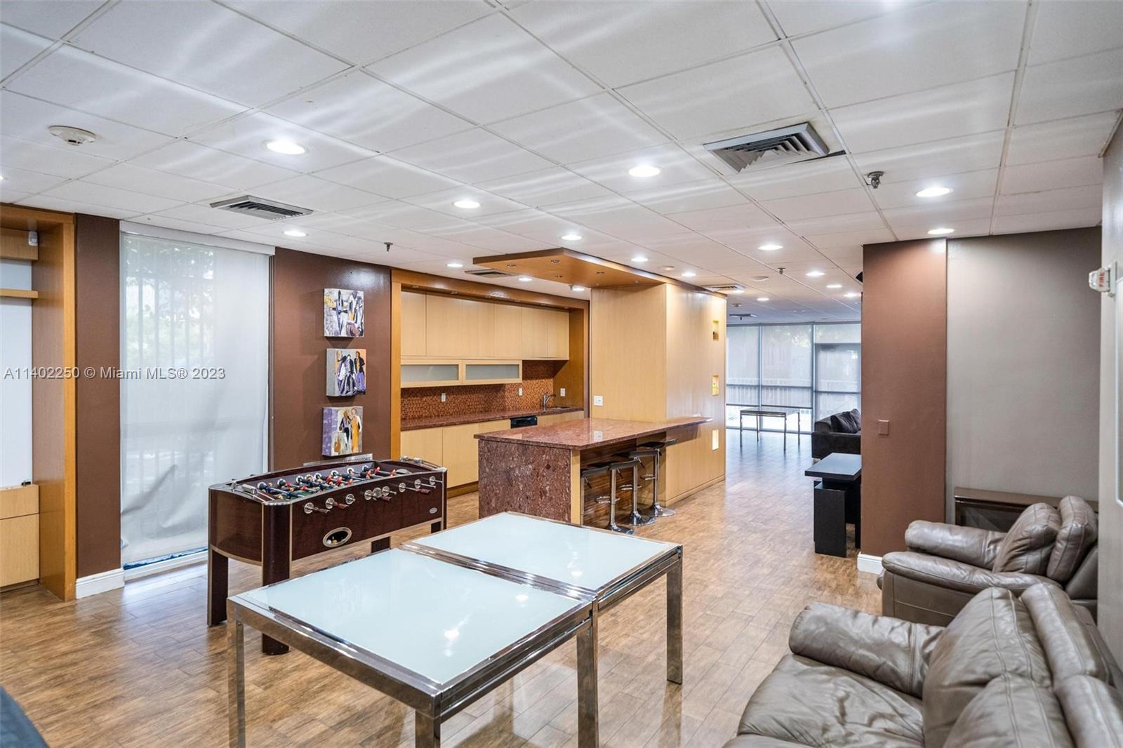 MADISON DOWNTOWN CONDO - Residential