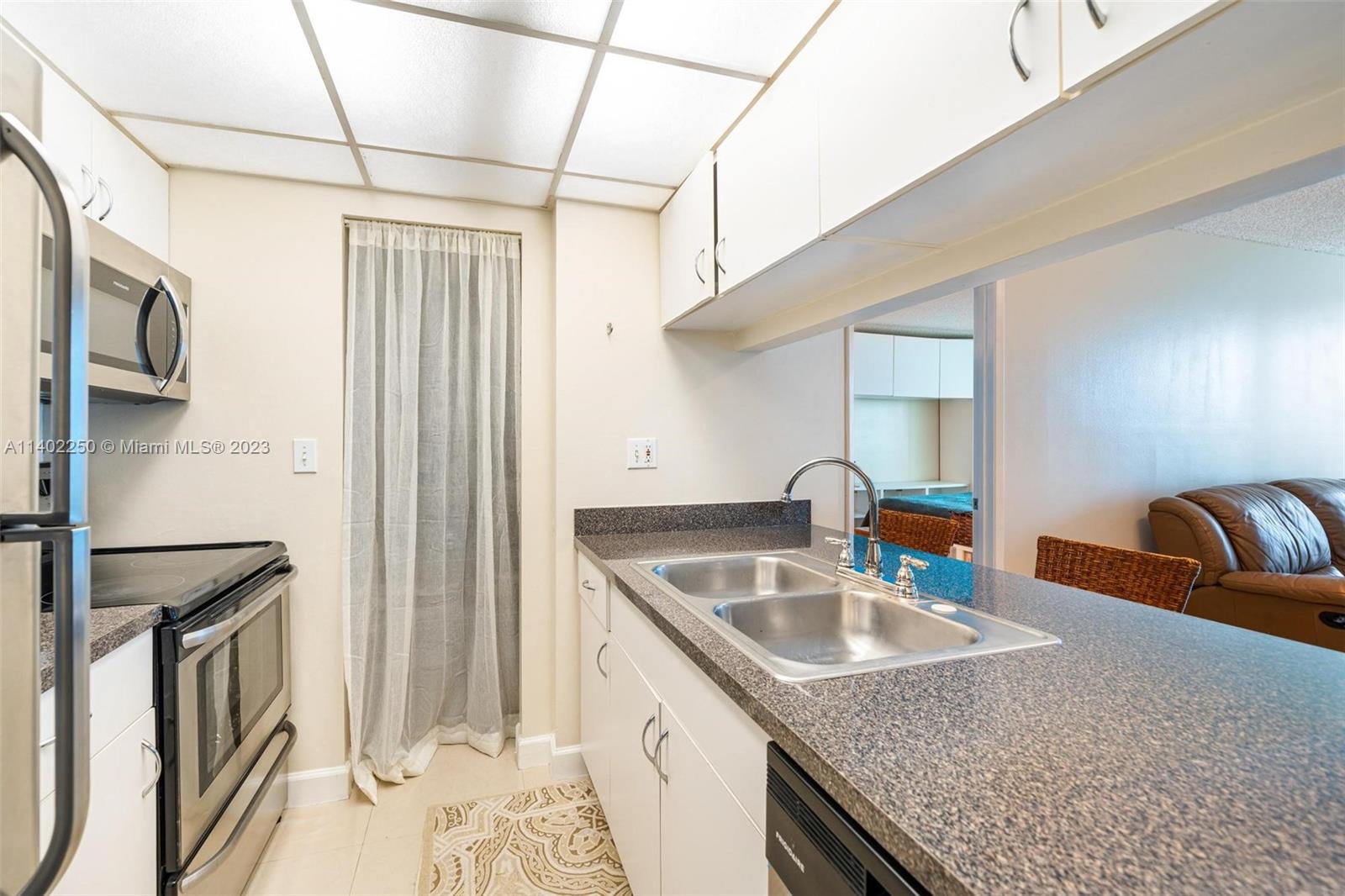 MADISON DOWNTOWN CONDO - Residential
