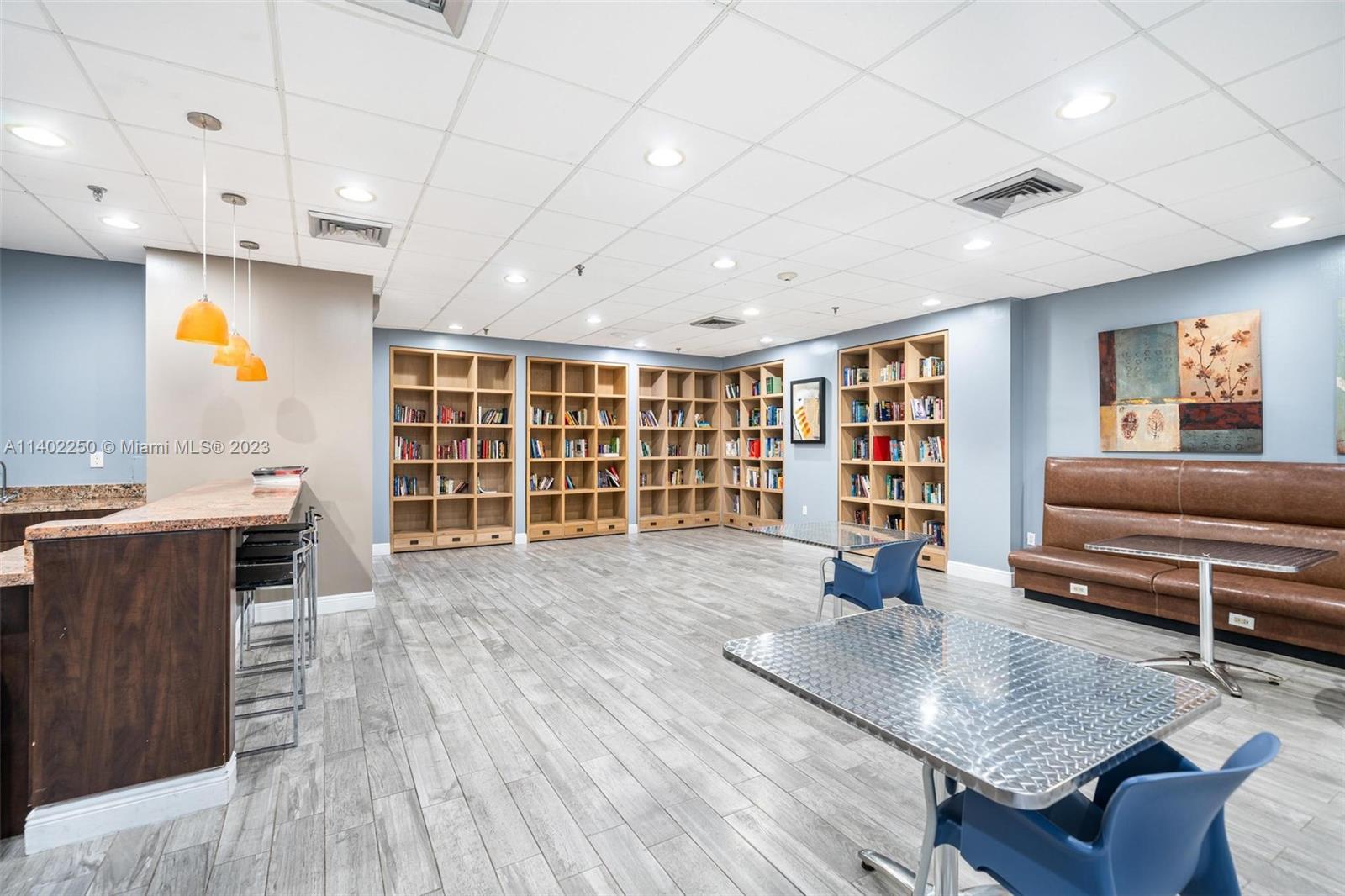 MADISON DOWNTOWN CONDO - Residential
