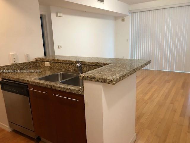 THE COSMOPOLITAN RESIDENC - Residential Lease