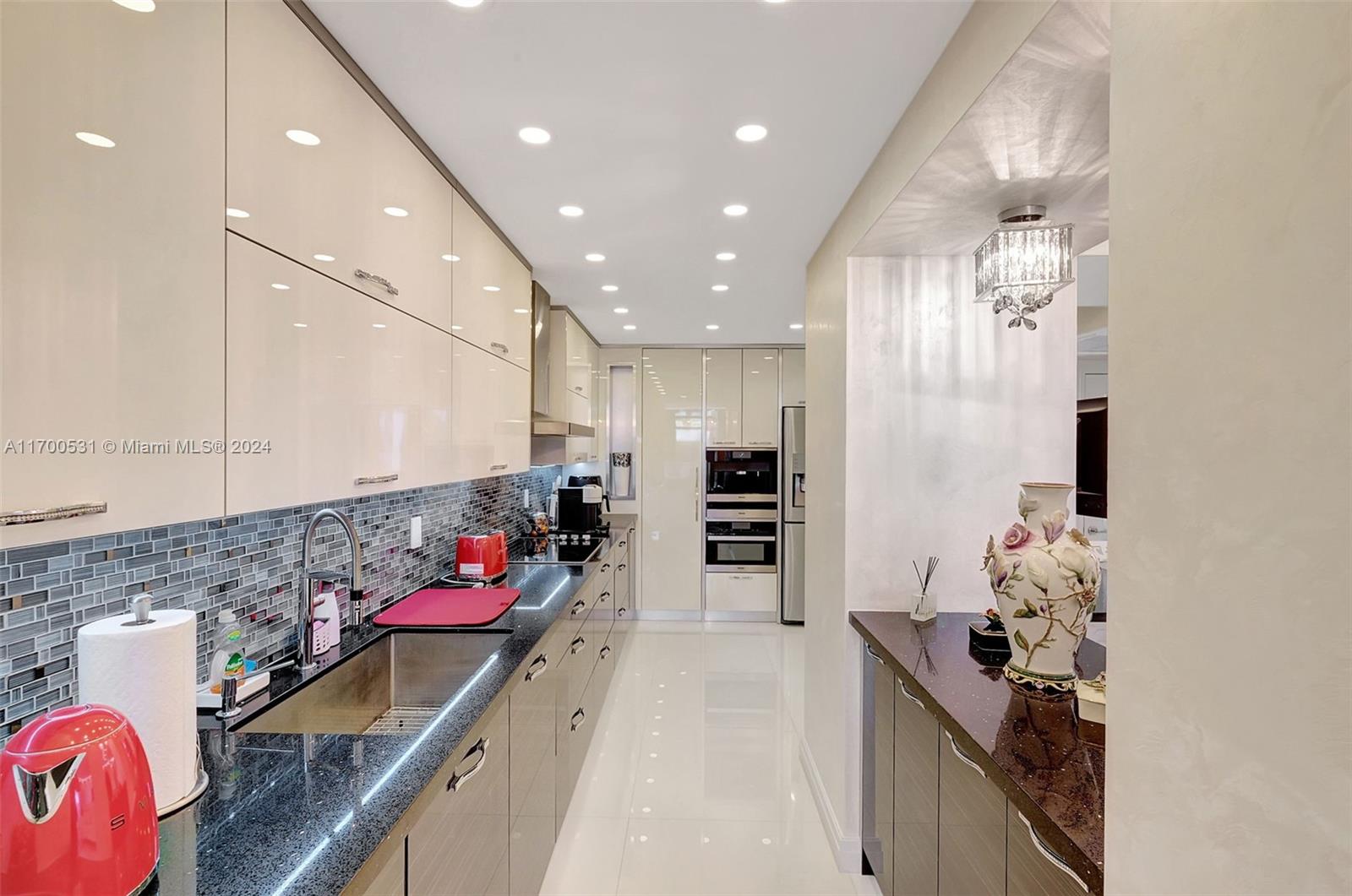 BALMORAL CONDO - Residential