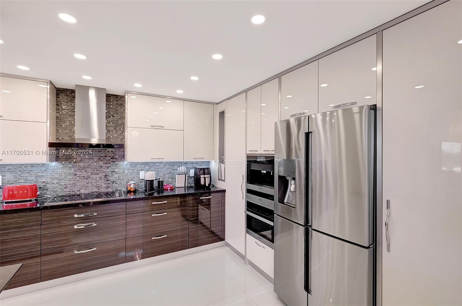 BALMORAL CONDO - Residential