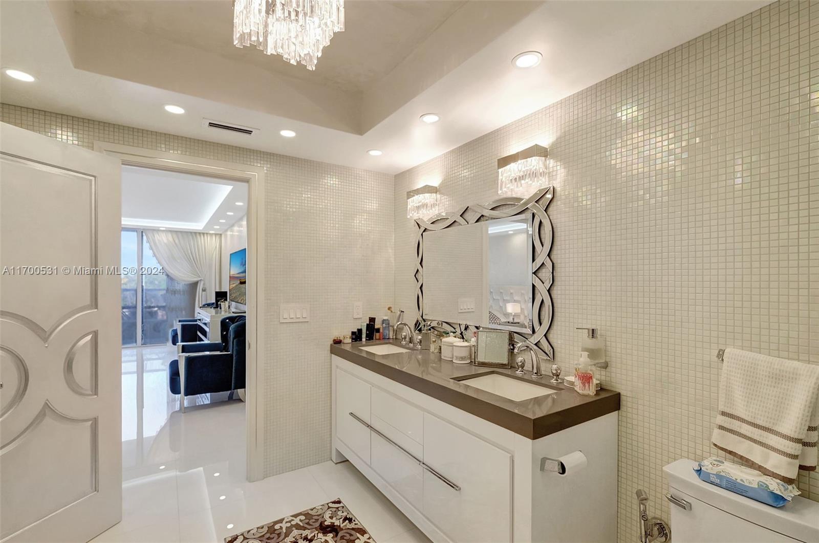 BALMORAL CONDO - Residential
