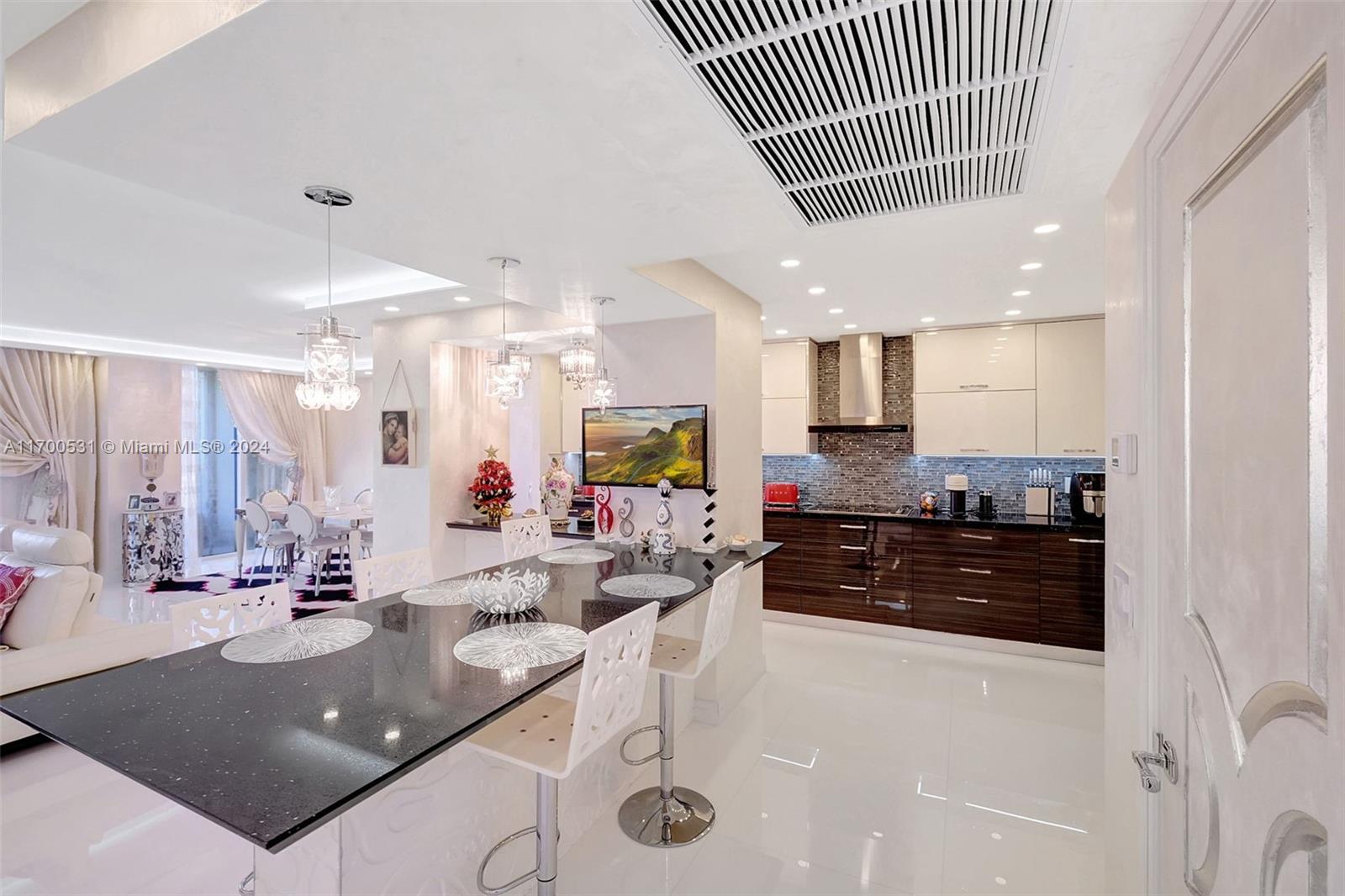 BALMORAL CONDO - Residential