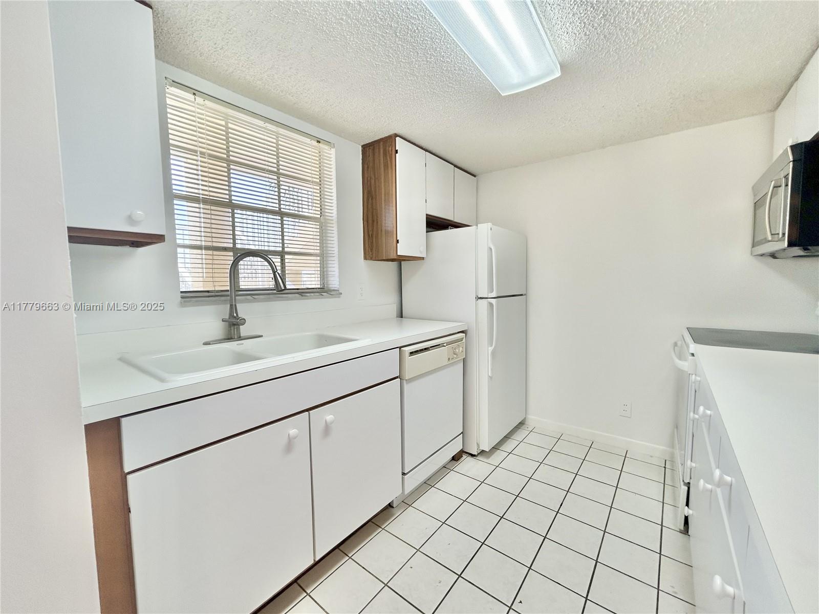 ADDISON POINTE AT BOCA RA - Residential Lease