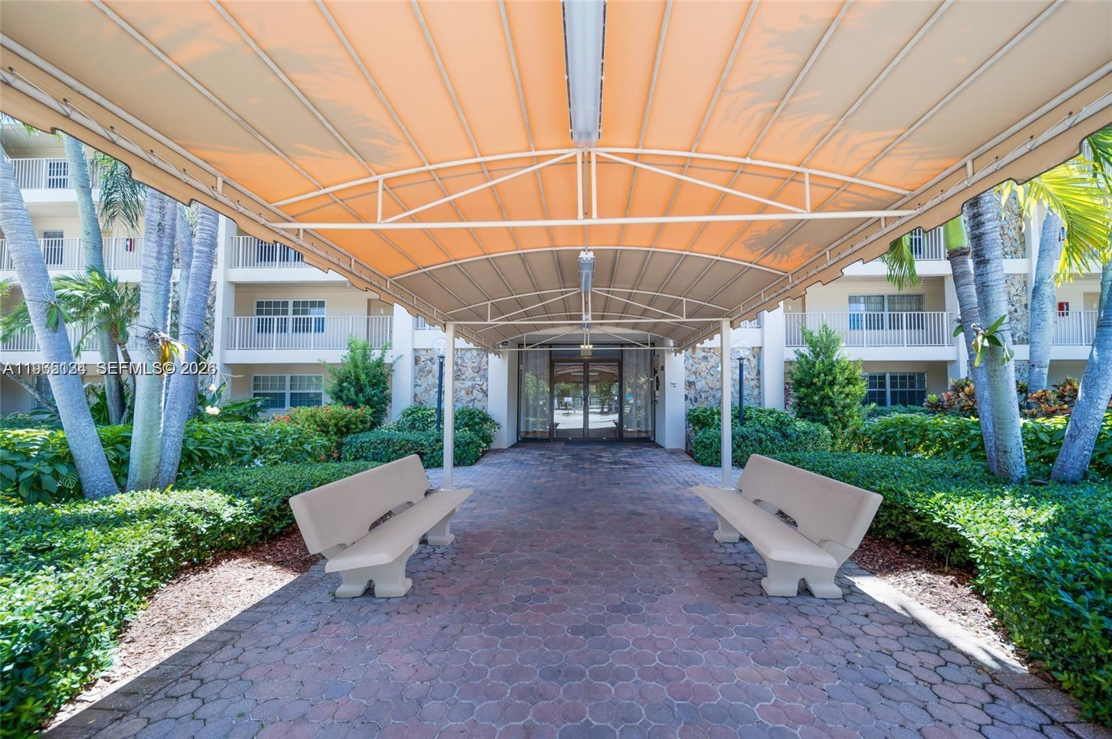 NO 102 PALM-AIRE COUNTRY - Residential