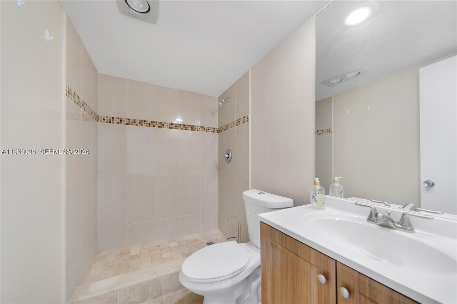 NO 102 PALM-AIRE COUNTRY - Residential